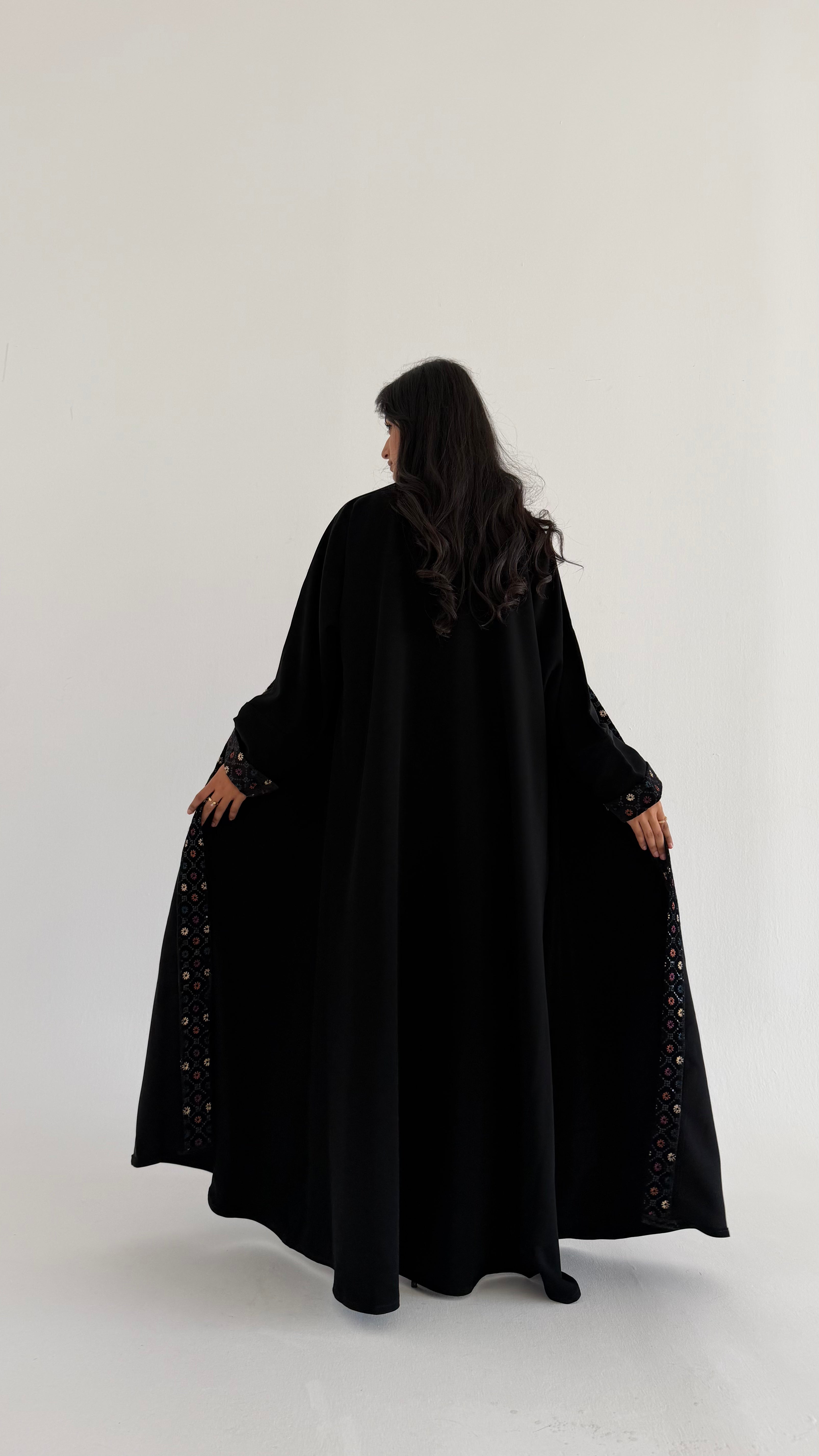 MW645 - Light Crepe Standing with Jacquard Half-Cloche