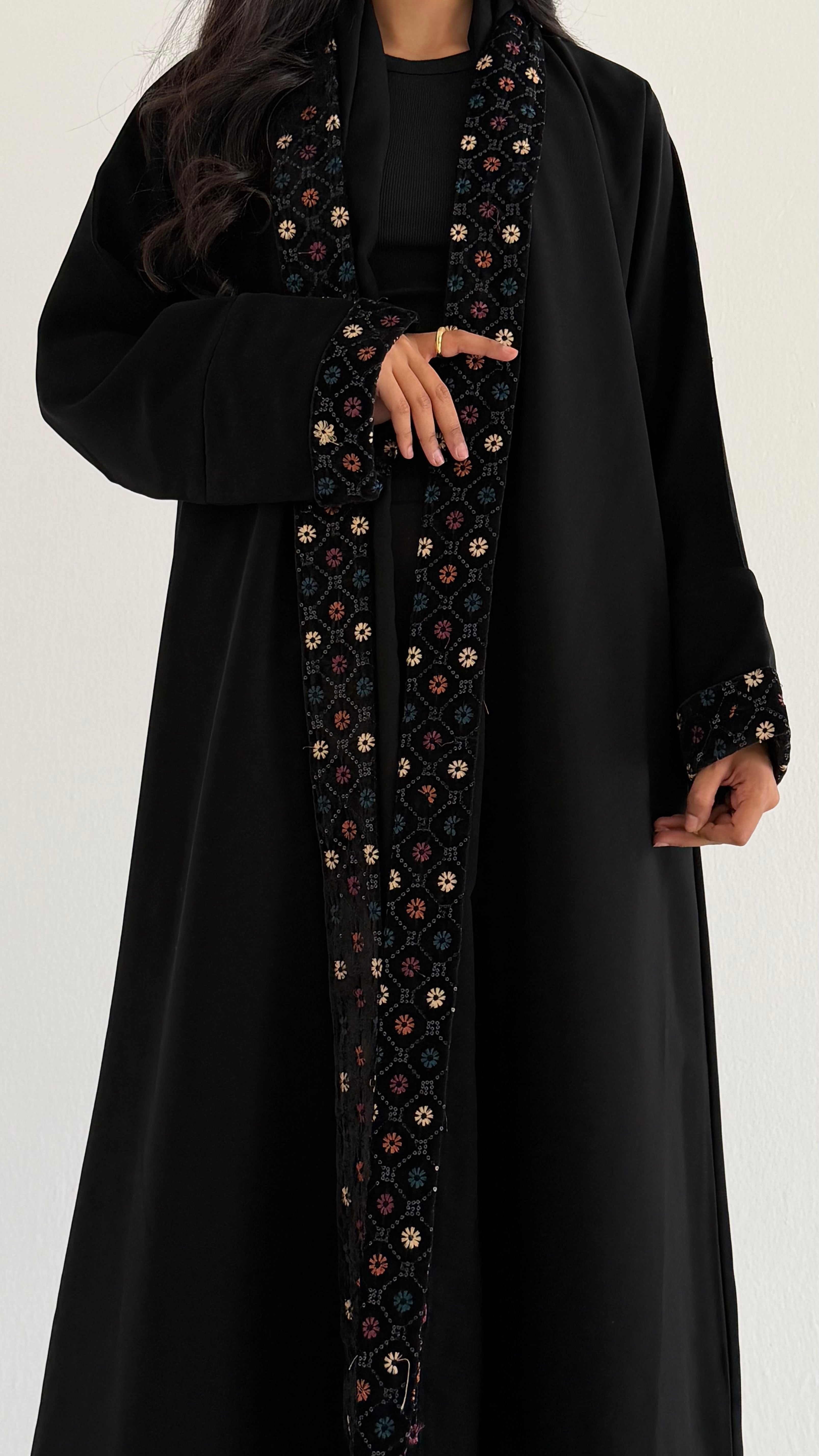 MW645 - Light Crepe Standing with Jacquard Half-Cloche