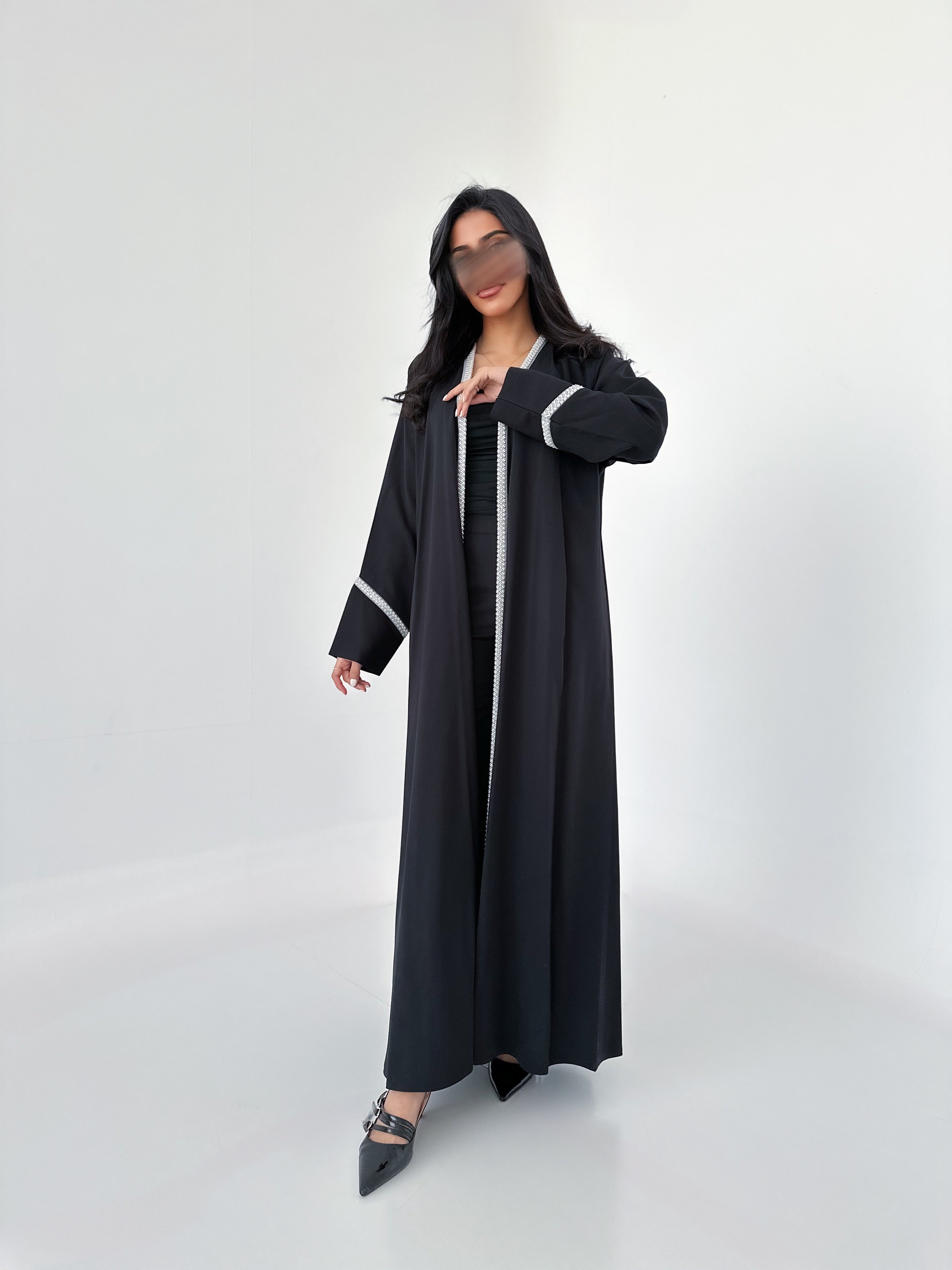 MW645 - Light Crepe Standing with Jacquard Half-Cloche
