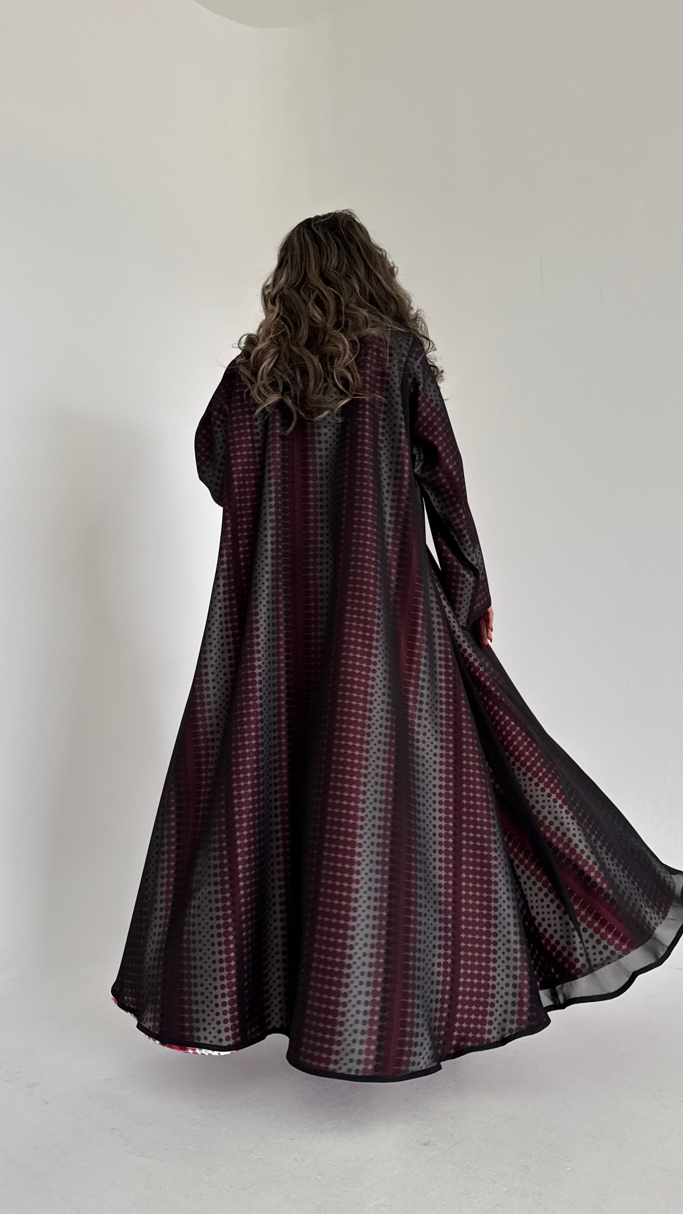 MWT302 - عباية تفته منقط مع شيفون|Polka-Dot Taffeta Abaya with Chiffon - Aya