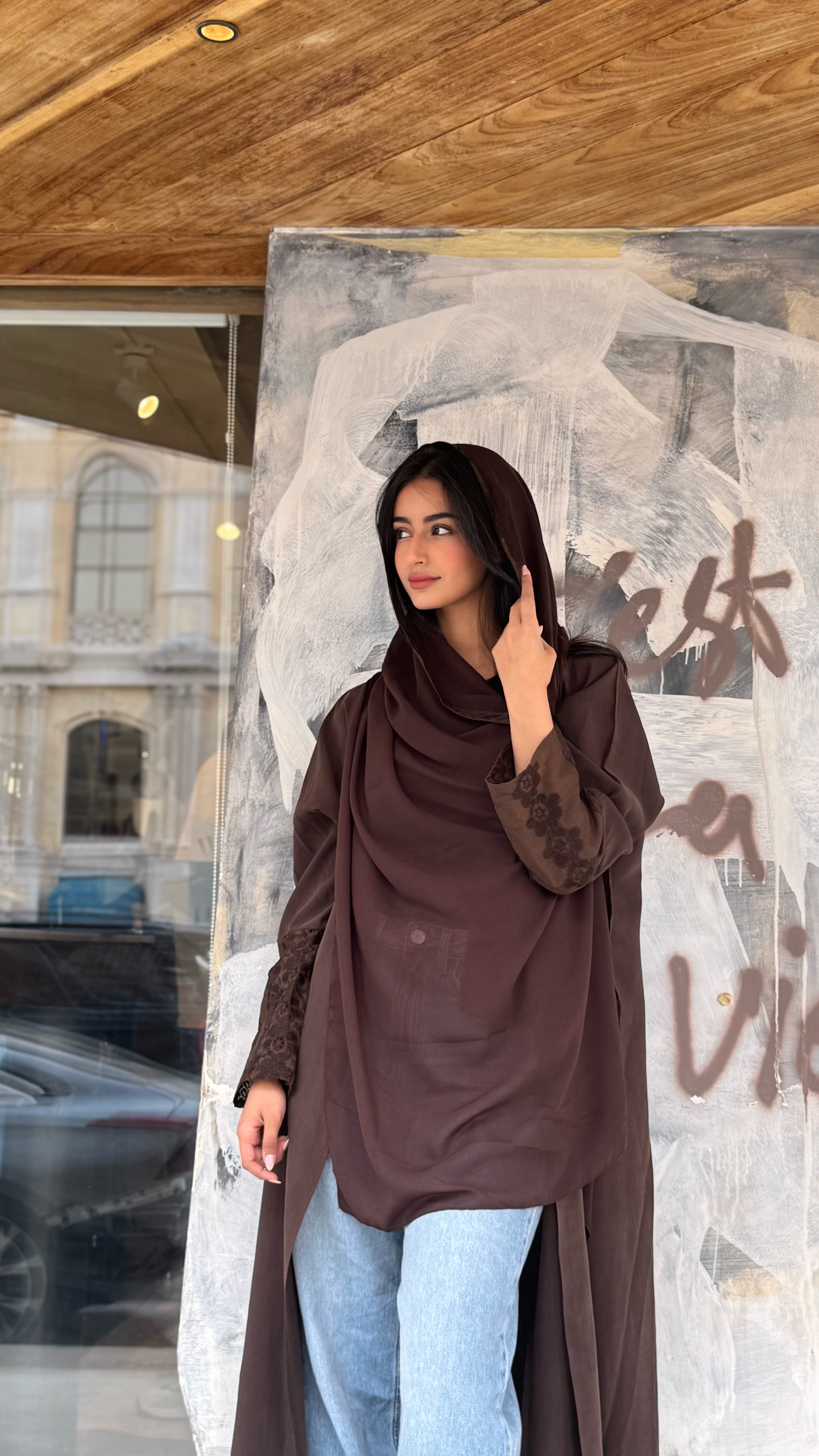 MW645 - Light Crepe Standing with Jacquard Half-Cloche