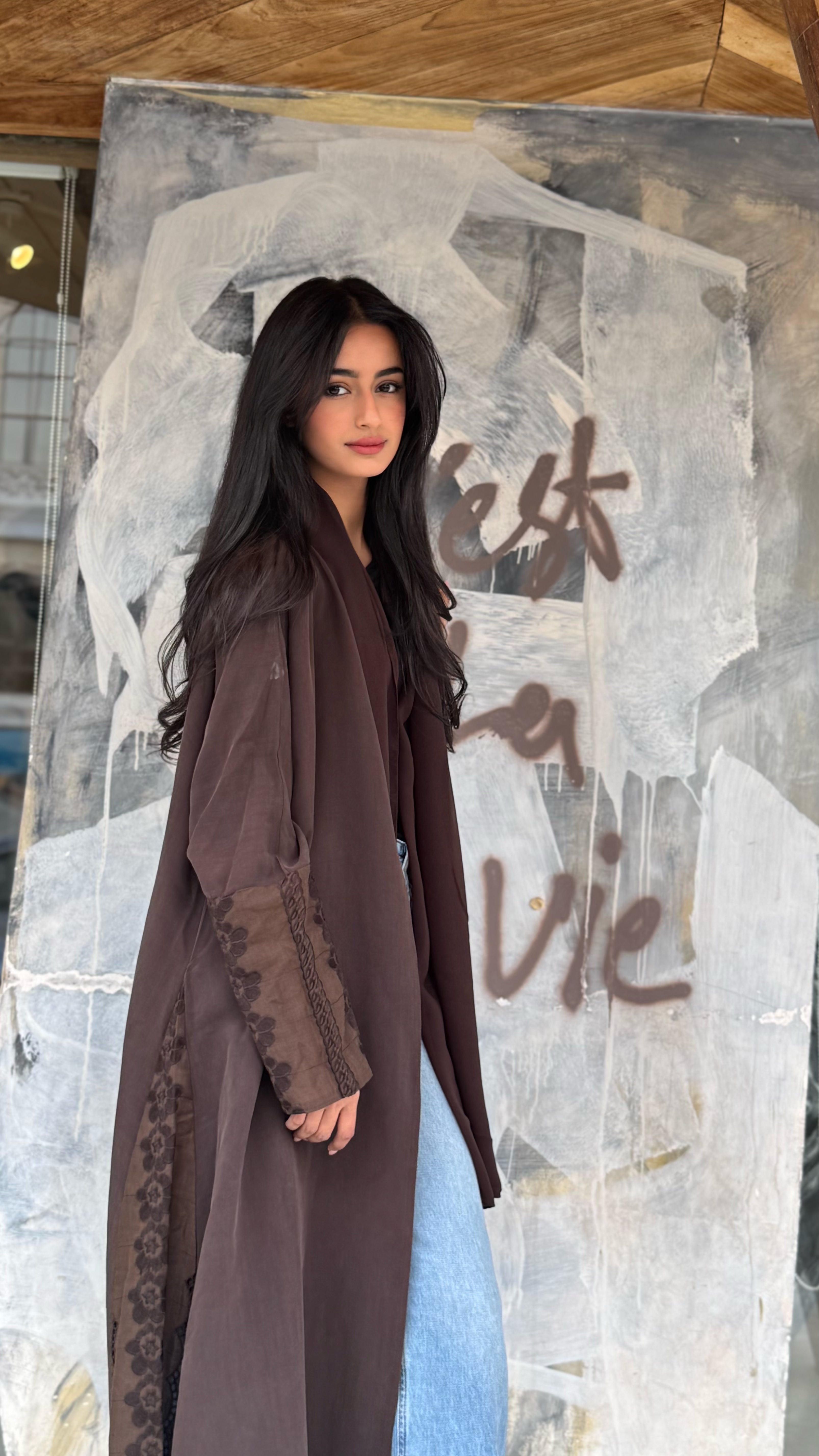 MW645 - Light Crepe Standing with Jacquard Half-Cloche