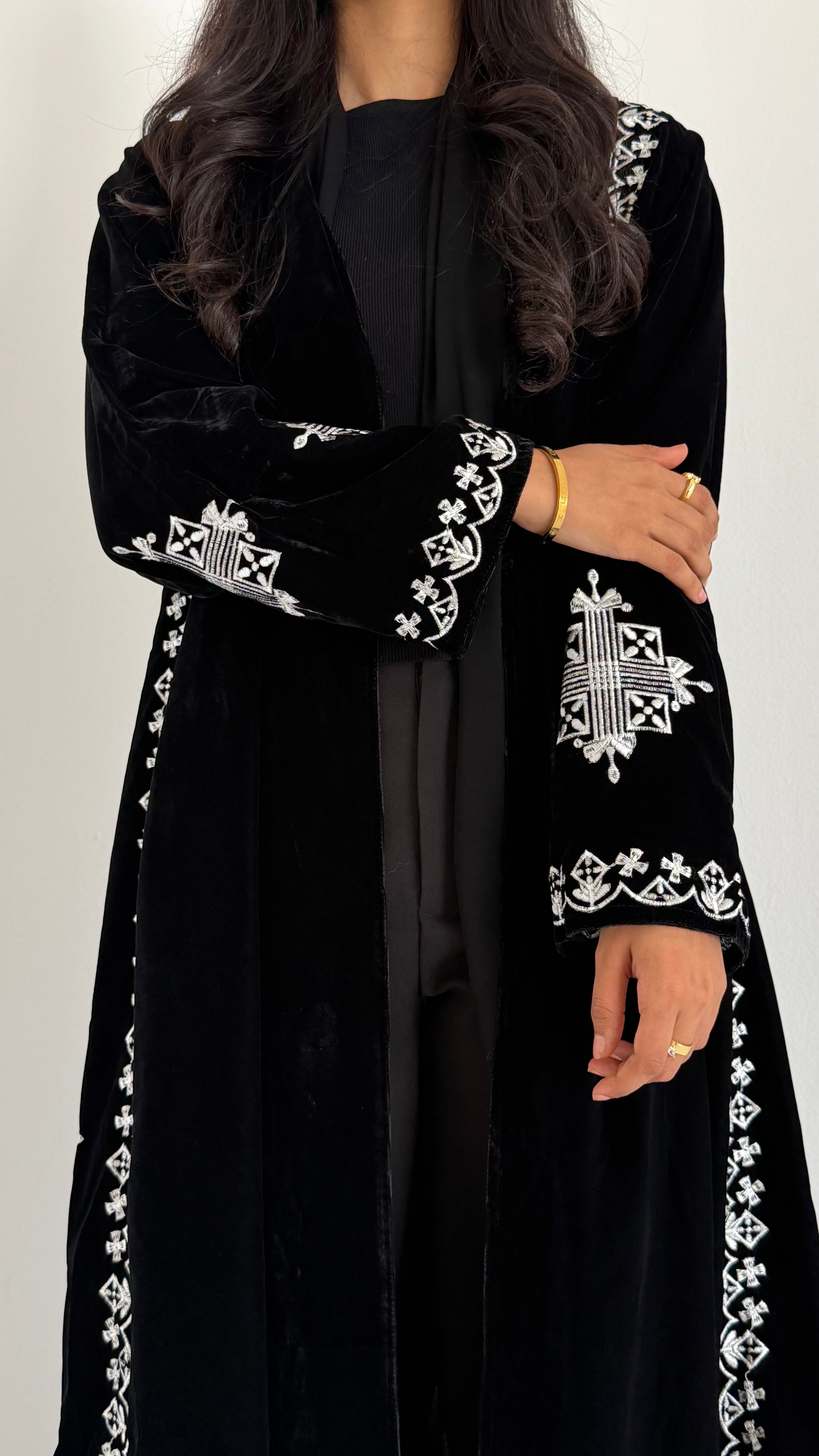 MW1782 - عباية مخمل تطريز كمبيوتر