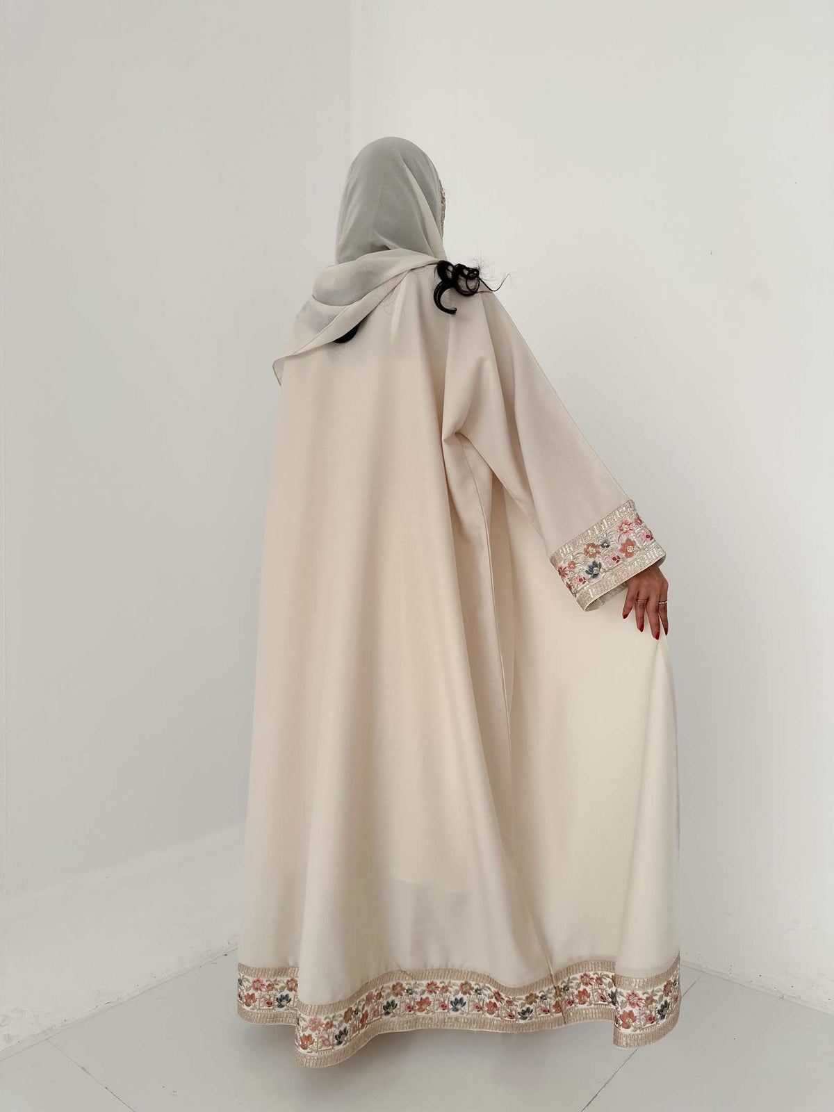 MW7961 - لمار مع كلفة نص كلوش - موسم