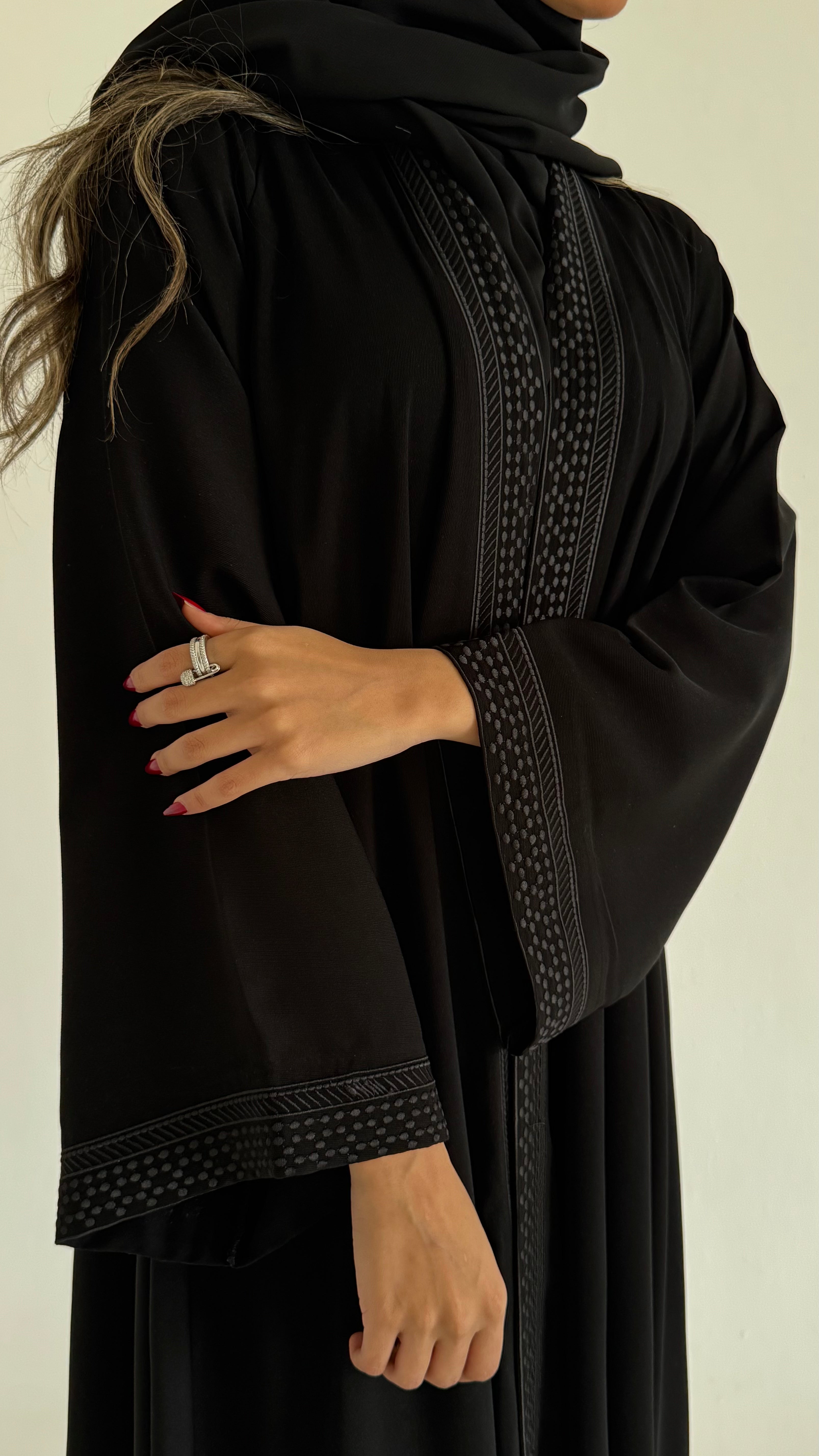 MW1553 - Black Elegance | عباية اسود مطرز اسود