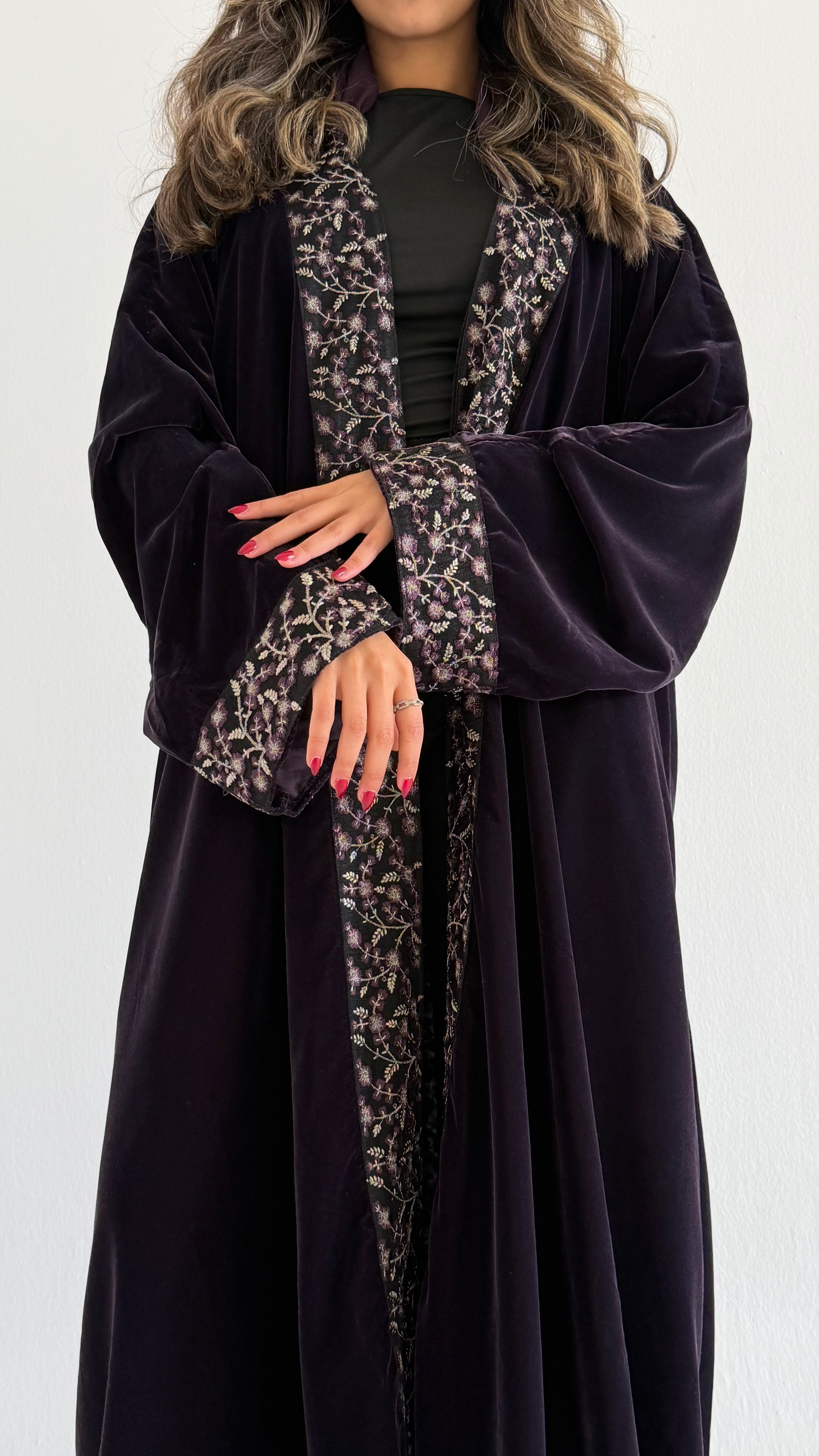 MW1766 - عباية مخمل مع اضافة كلفة