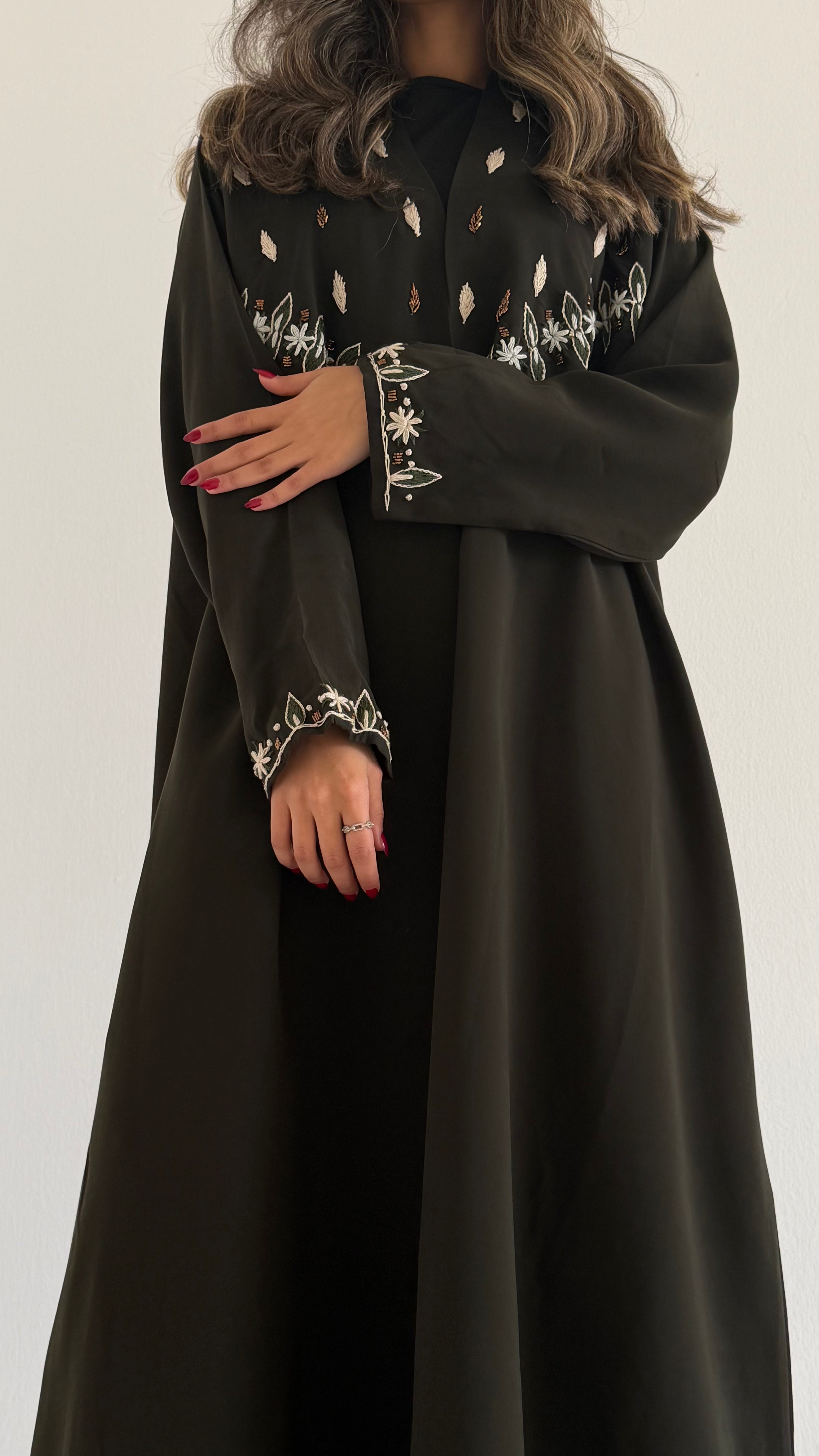 MWT676 - عباية زيتي شك