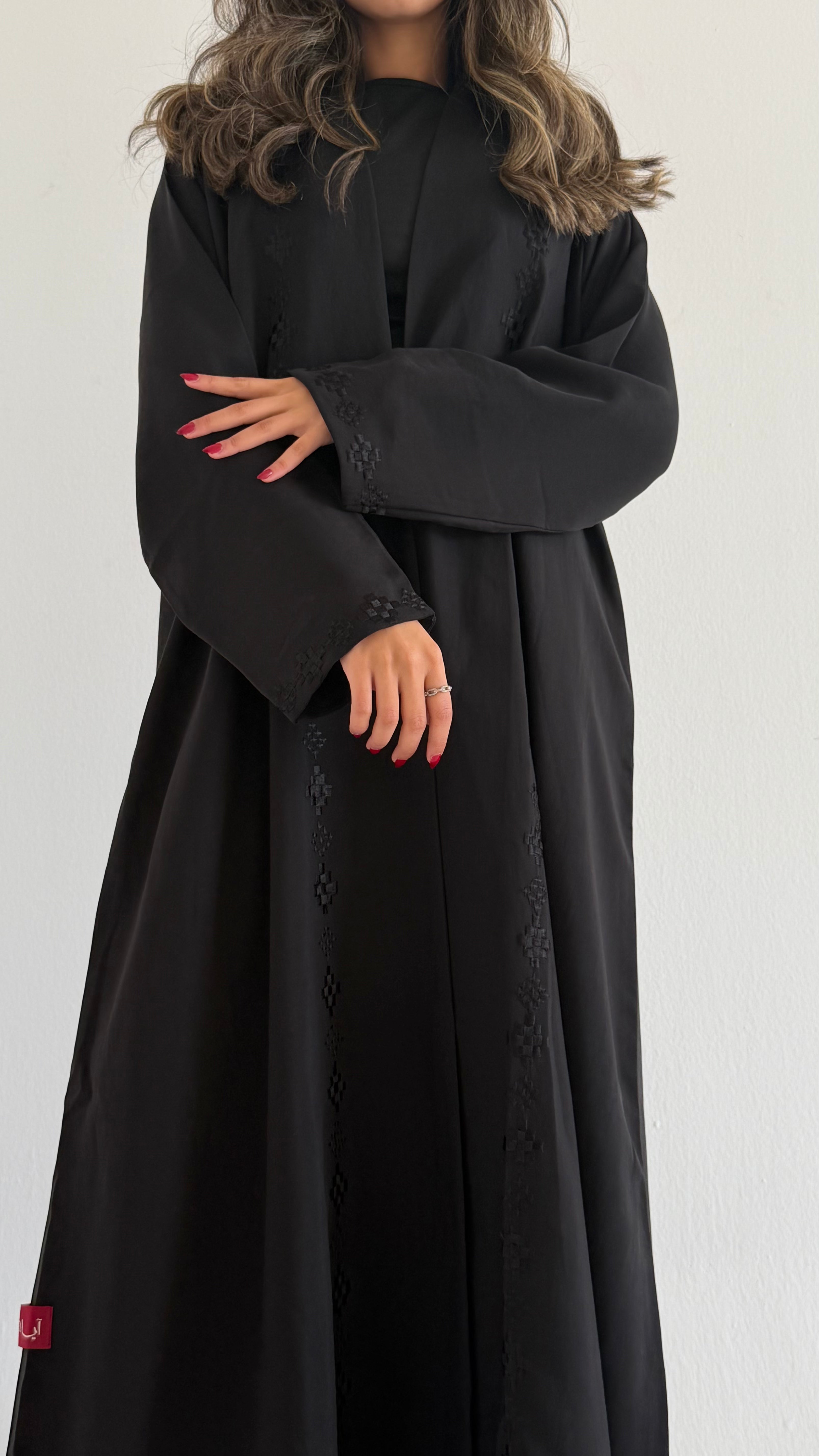 MWT656 - عباية تطريز كريب رصاصي