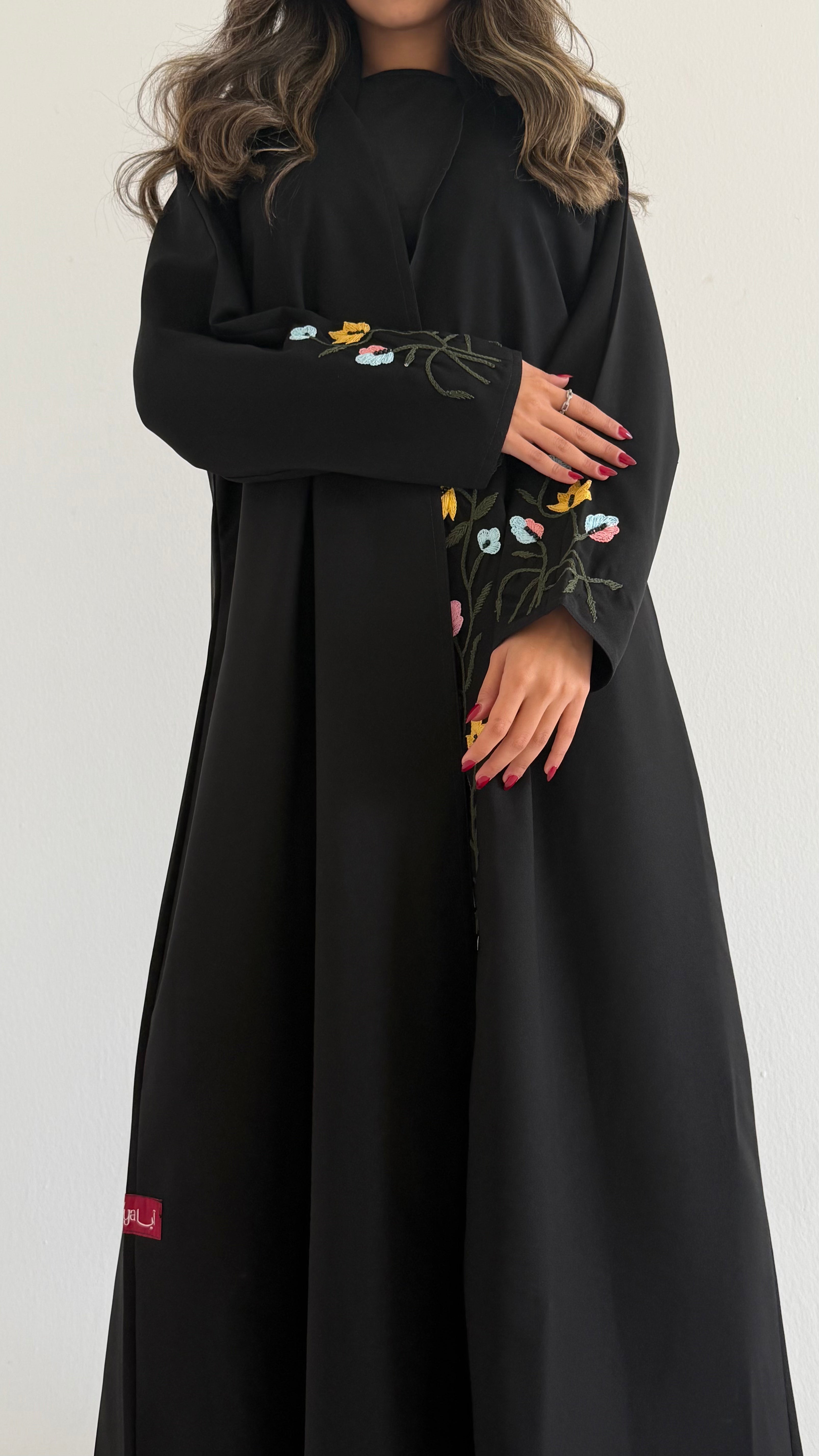 MWT638 - عبايه اسود تطريز وردات