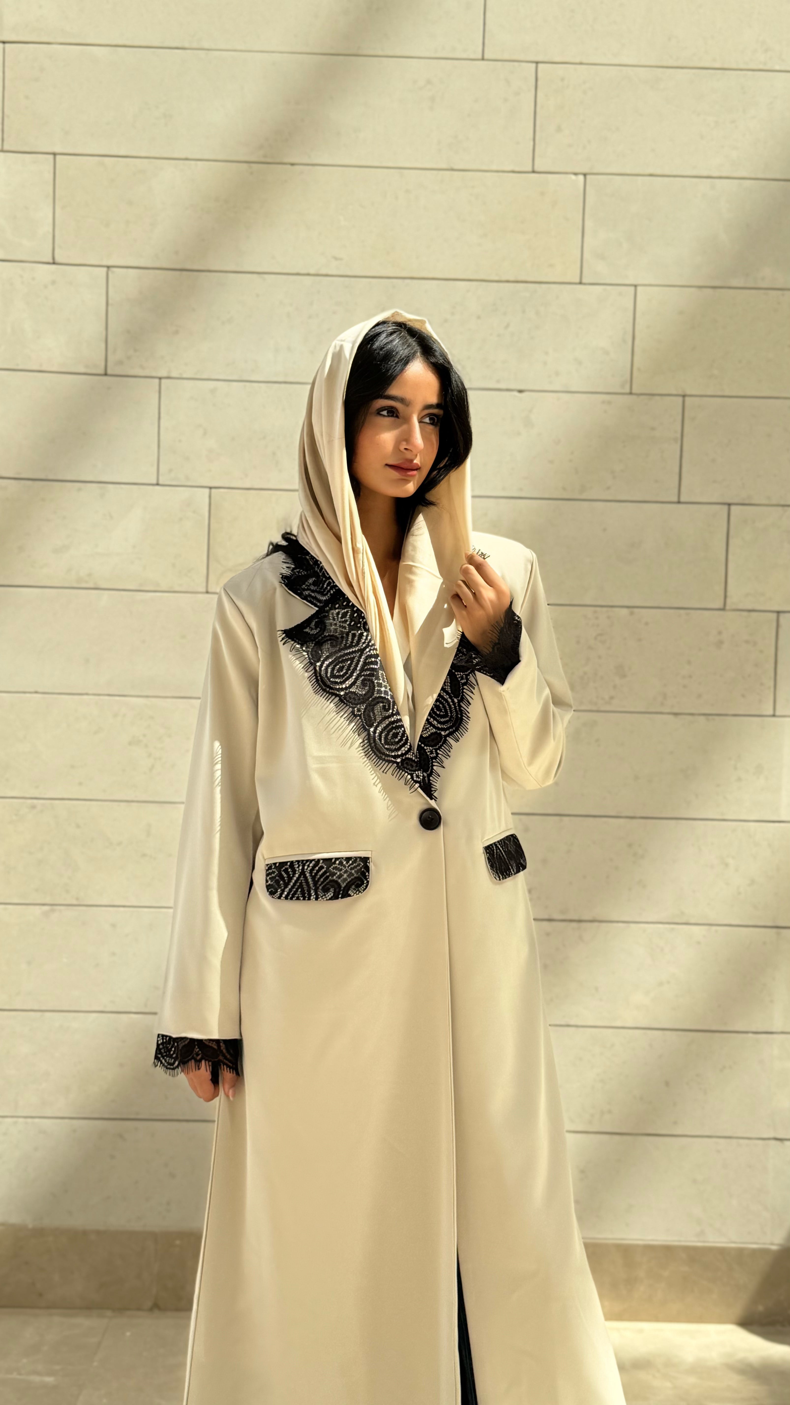 MW645 - Light Crepe Standing with Jacquard Half-Cloche