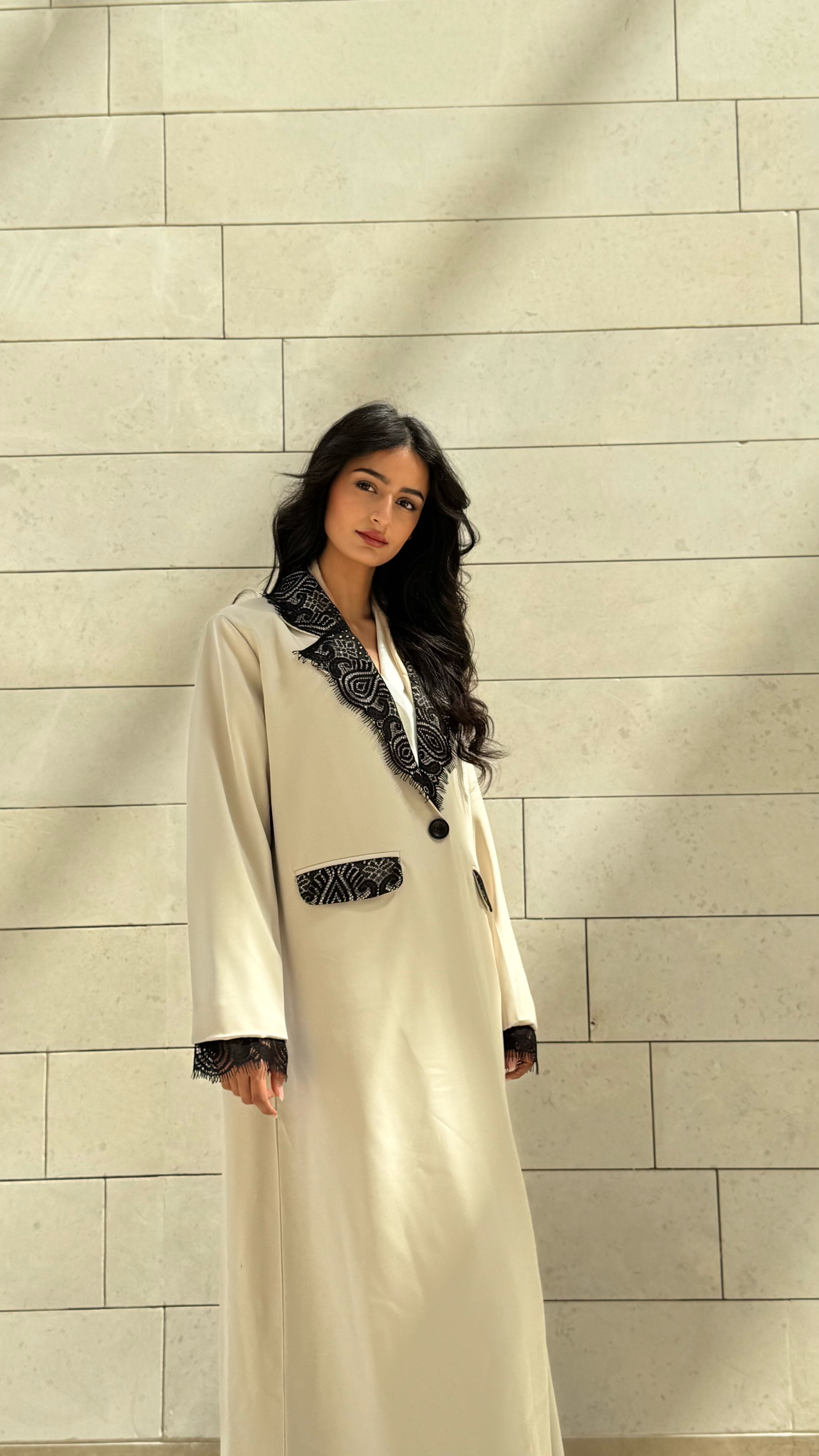 MW645 - Light Crepe Standing with Jacquard Half-Cloche