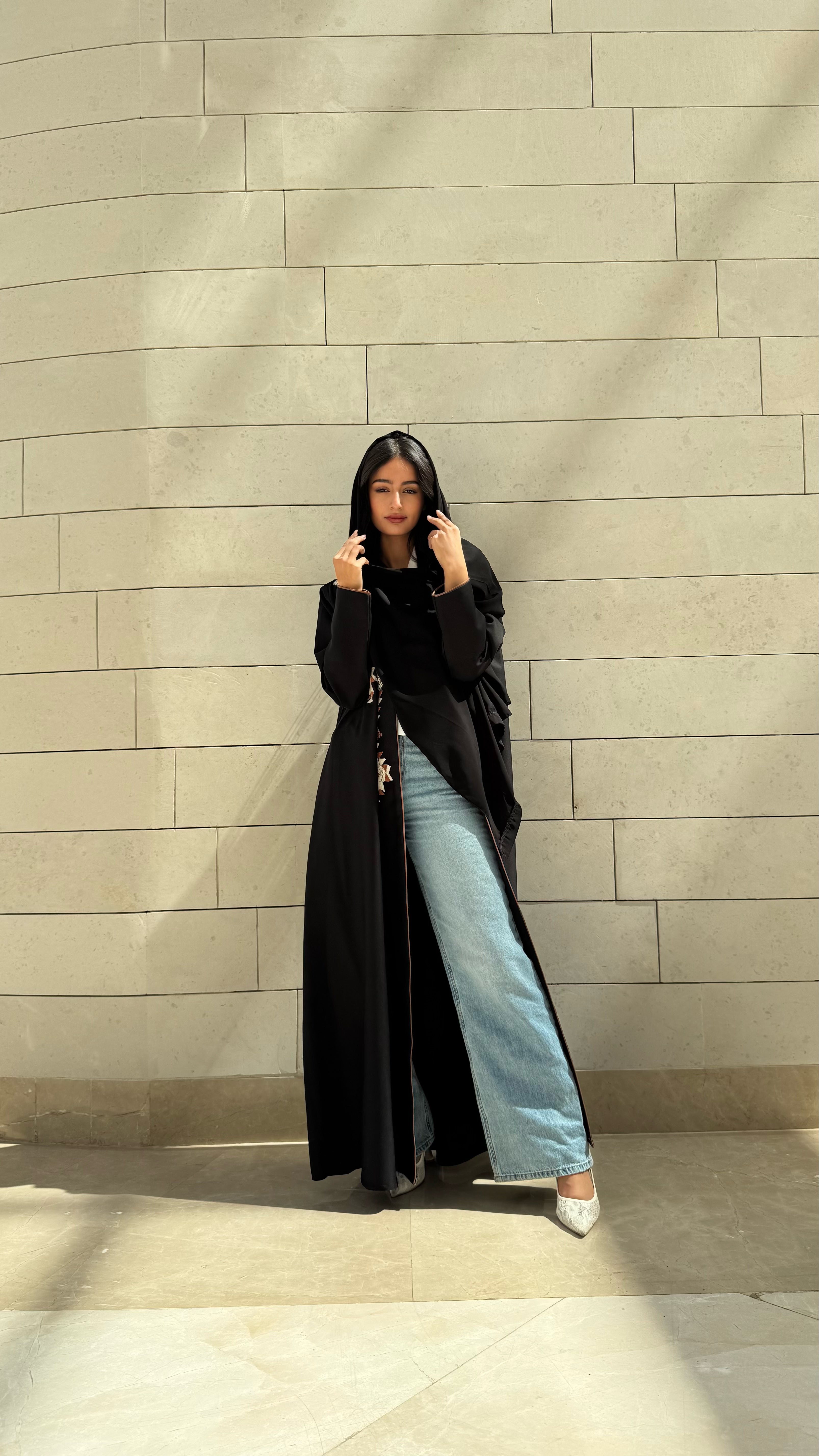MW645 - Light Crepe Standing with Jacquard Half-Cloche