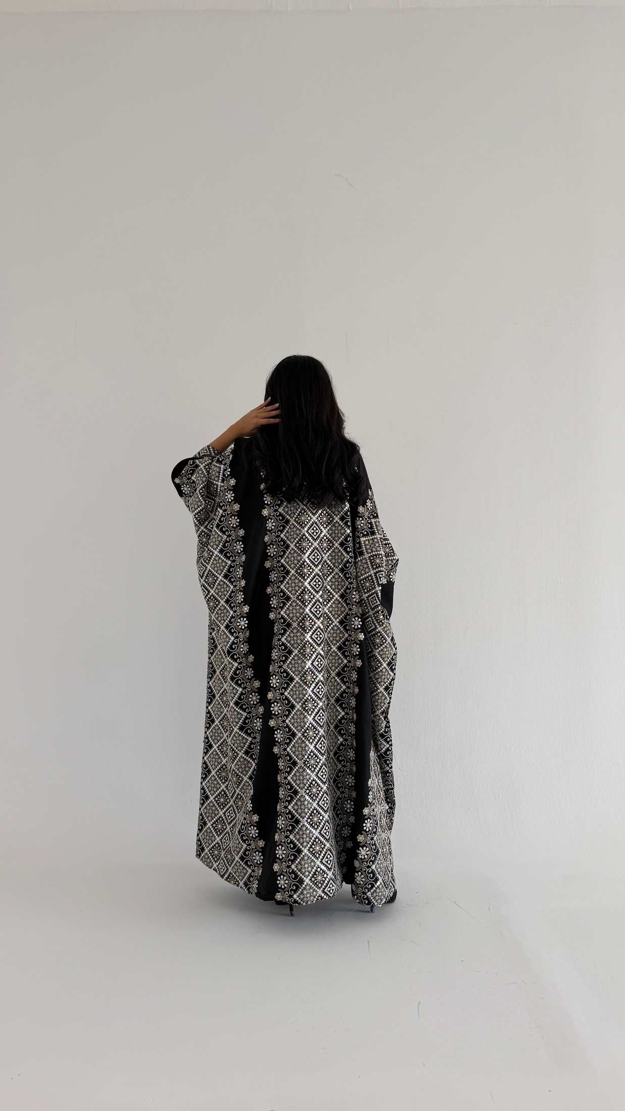 MWT799 - عبايه لنن بتطريز رمضاني - Aya