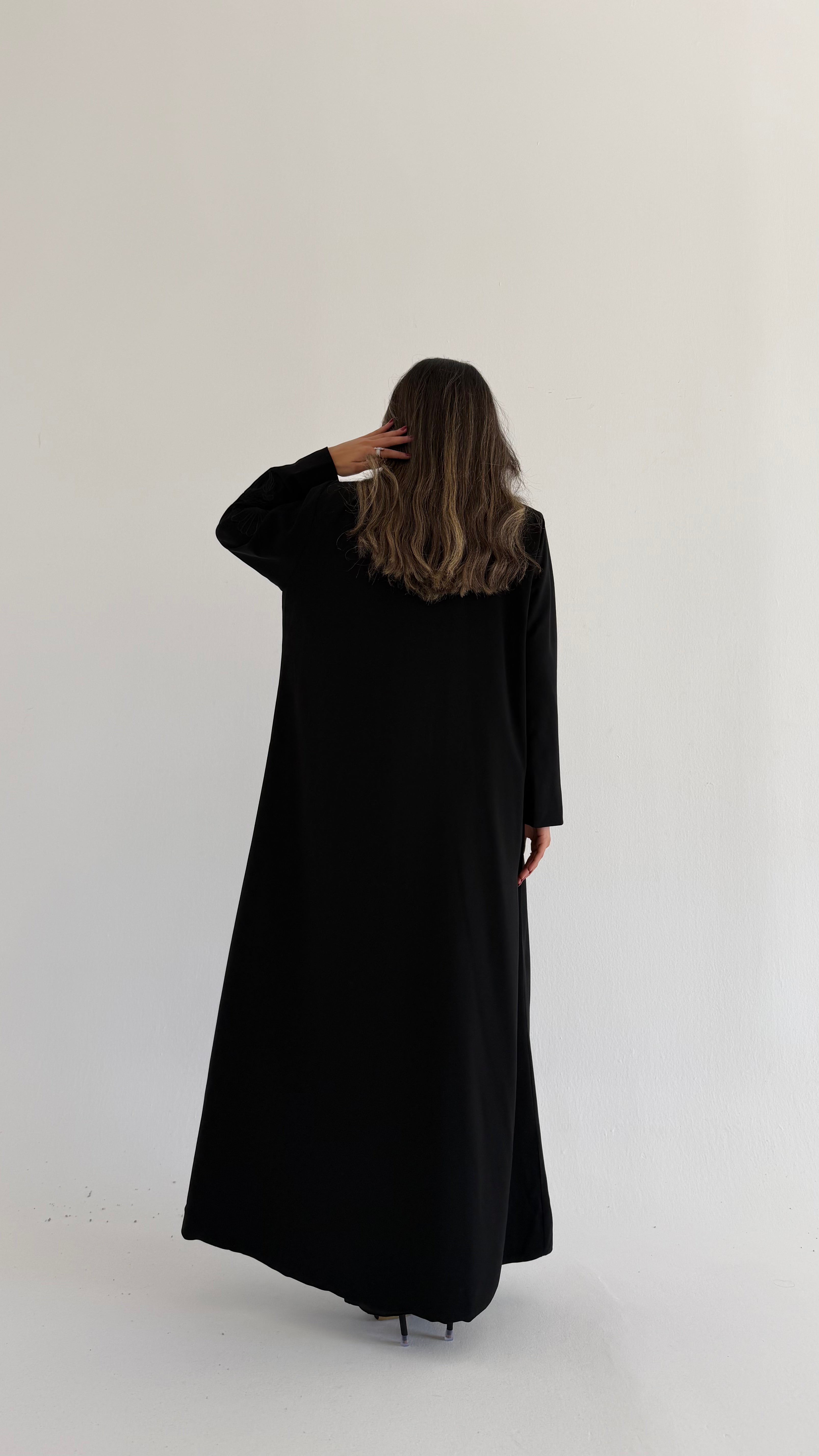 MW2001 -عباية بليزر بتطريز اسود - Aya