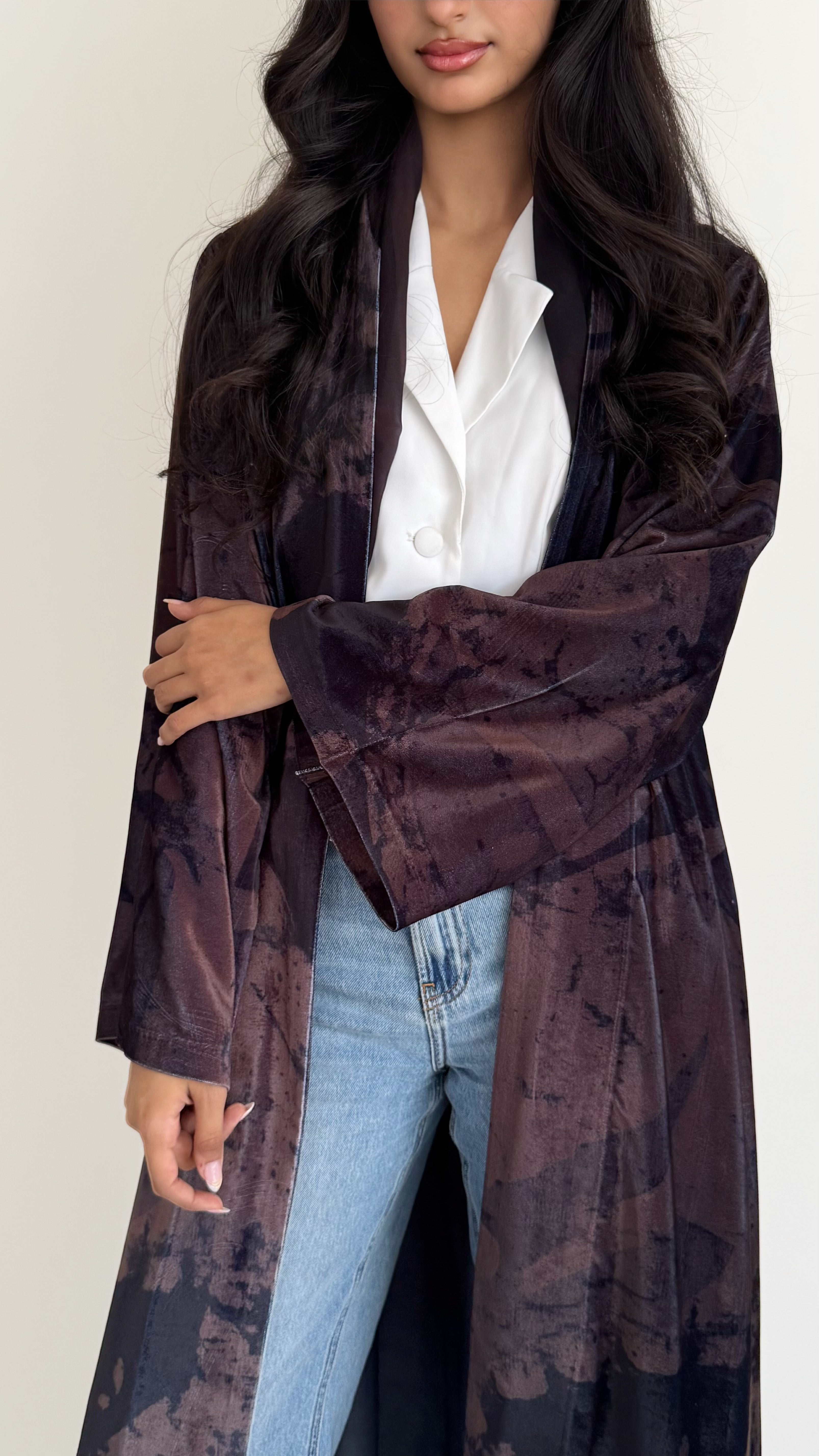 MW645 - Light Crepe Standing with Jacquard Half-Cloche
