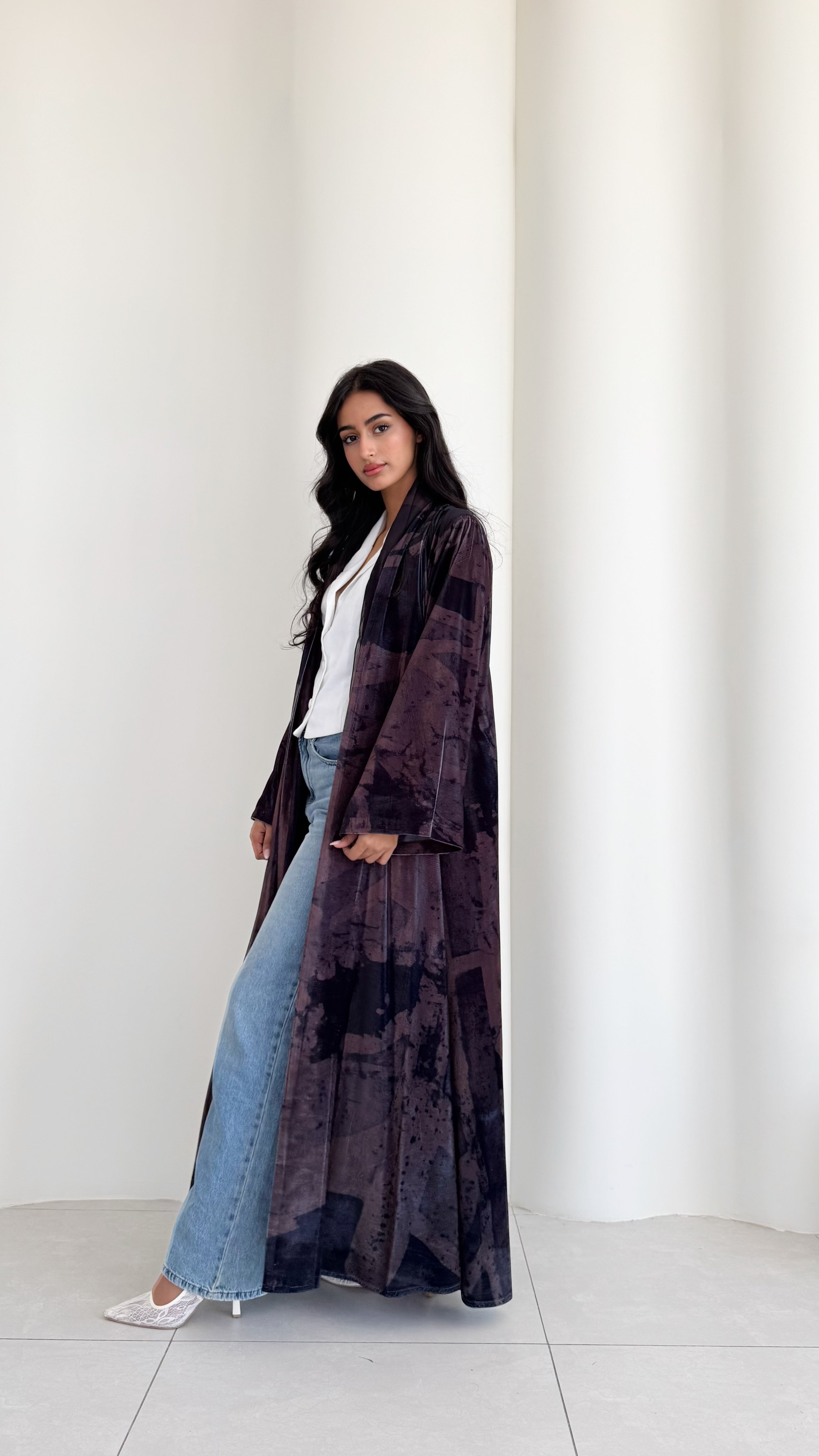 MW645 - Light Crepe Standing with Jacquard Half-Cloche