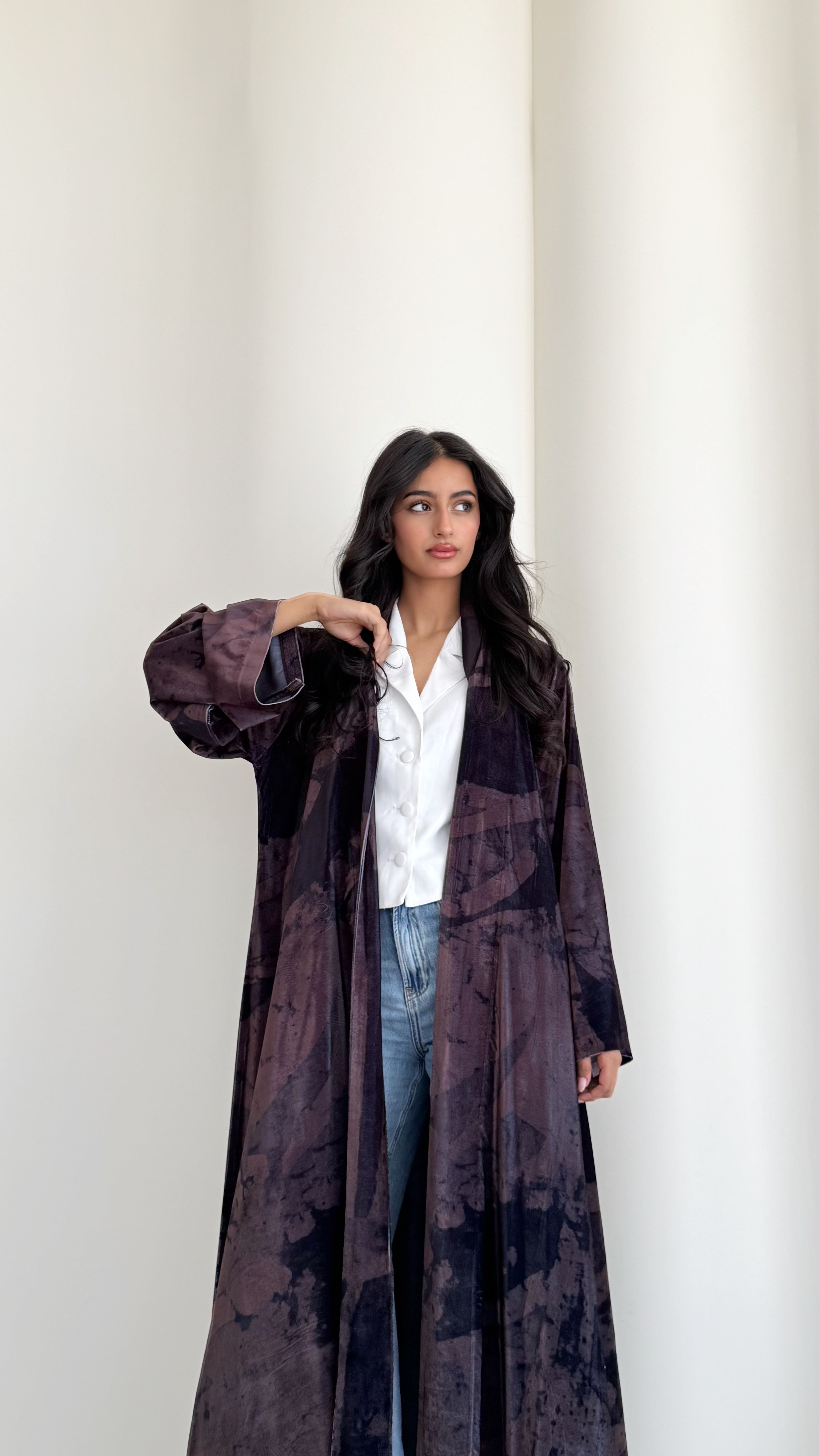 MW645 - Light Crepe Standing with Jacquard Half-Cloche