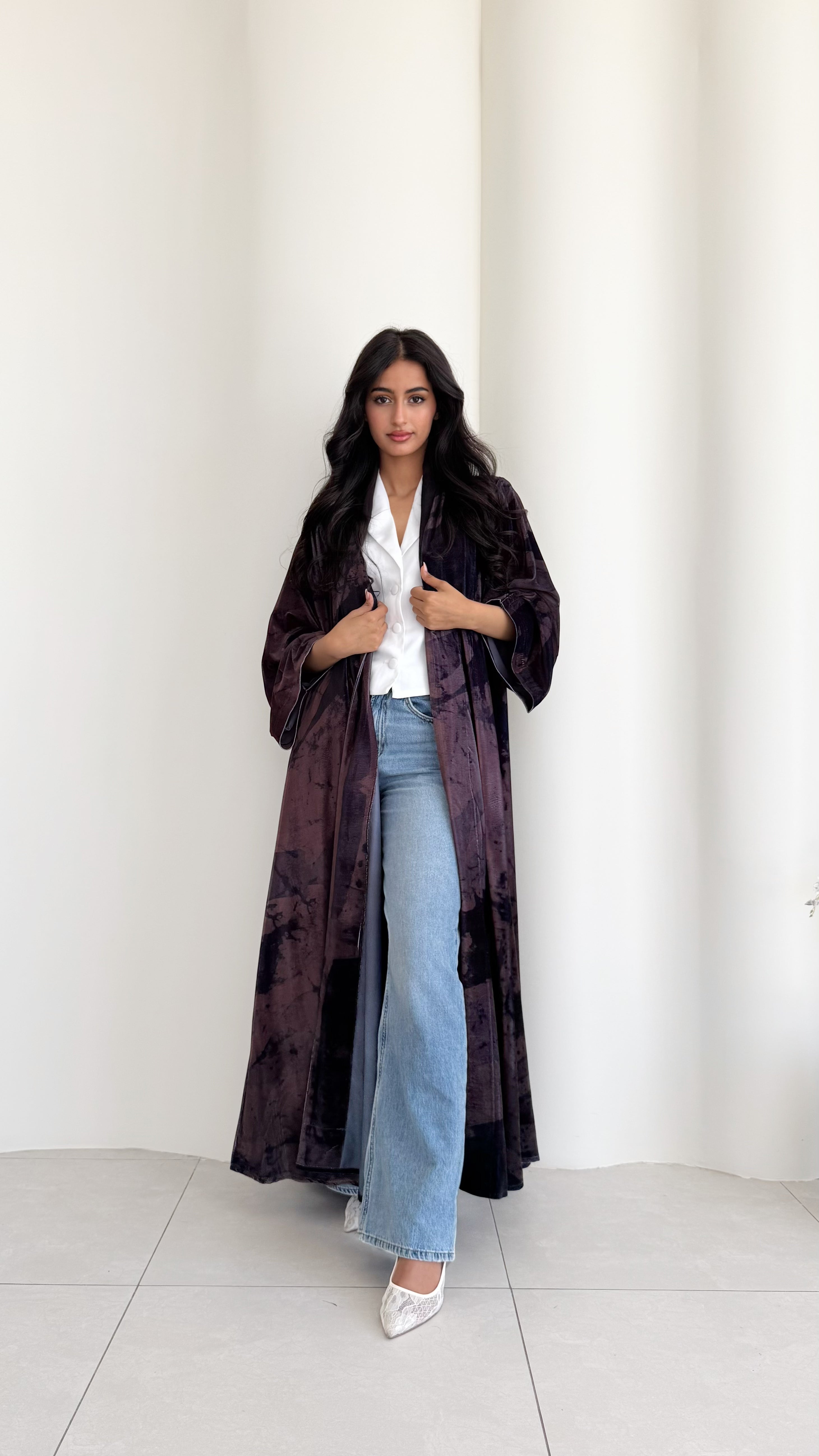 MW645 - Light Crepe Standing with Jacquard Half-Cloche
