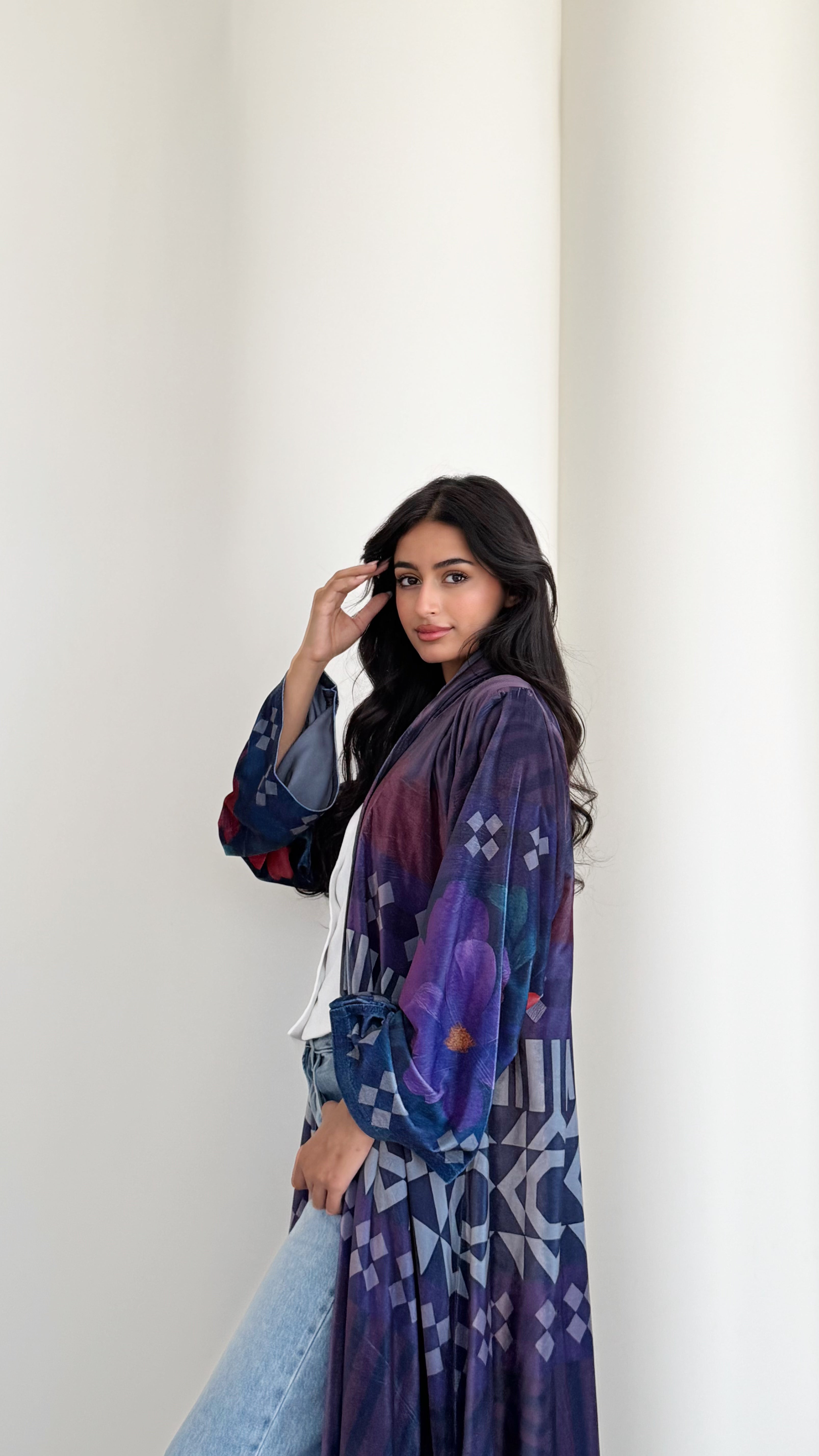 MW645 - Light Crepe Standing with Jacquard Half-Cloche