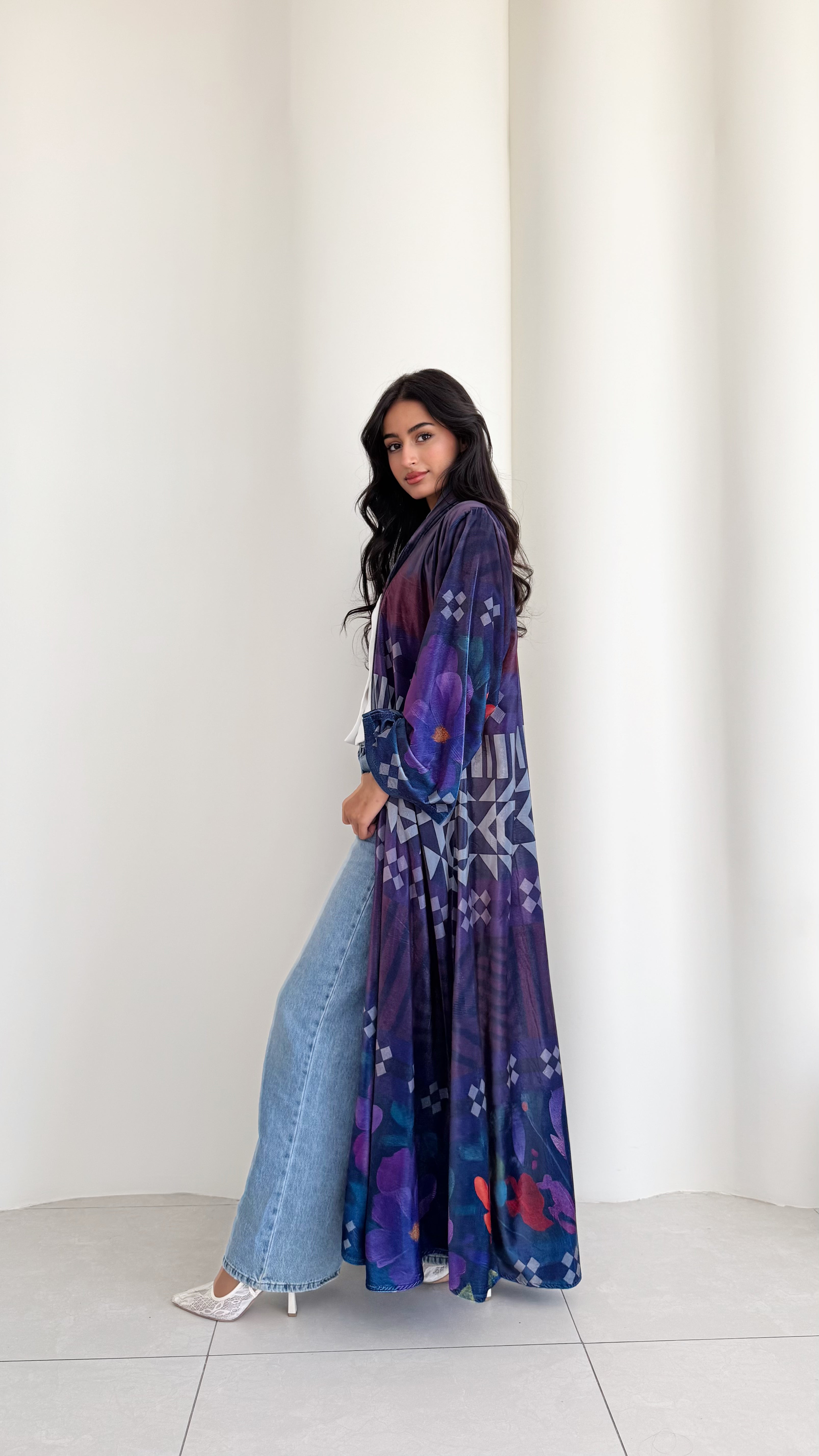 MW645 - Light Crepe Standing with Jacquard Half-Cloche