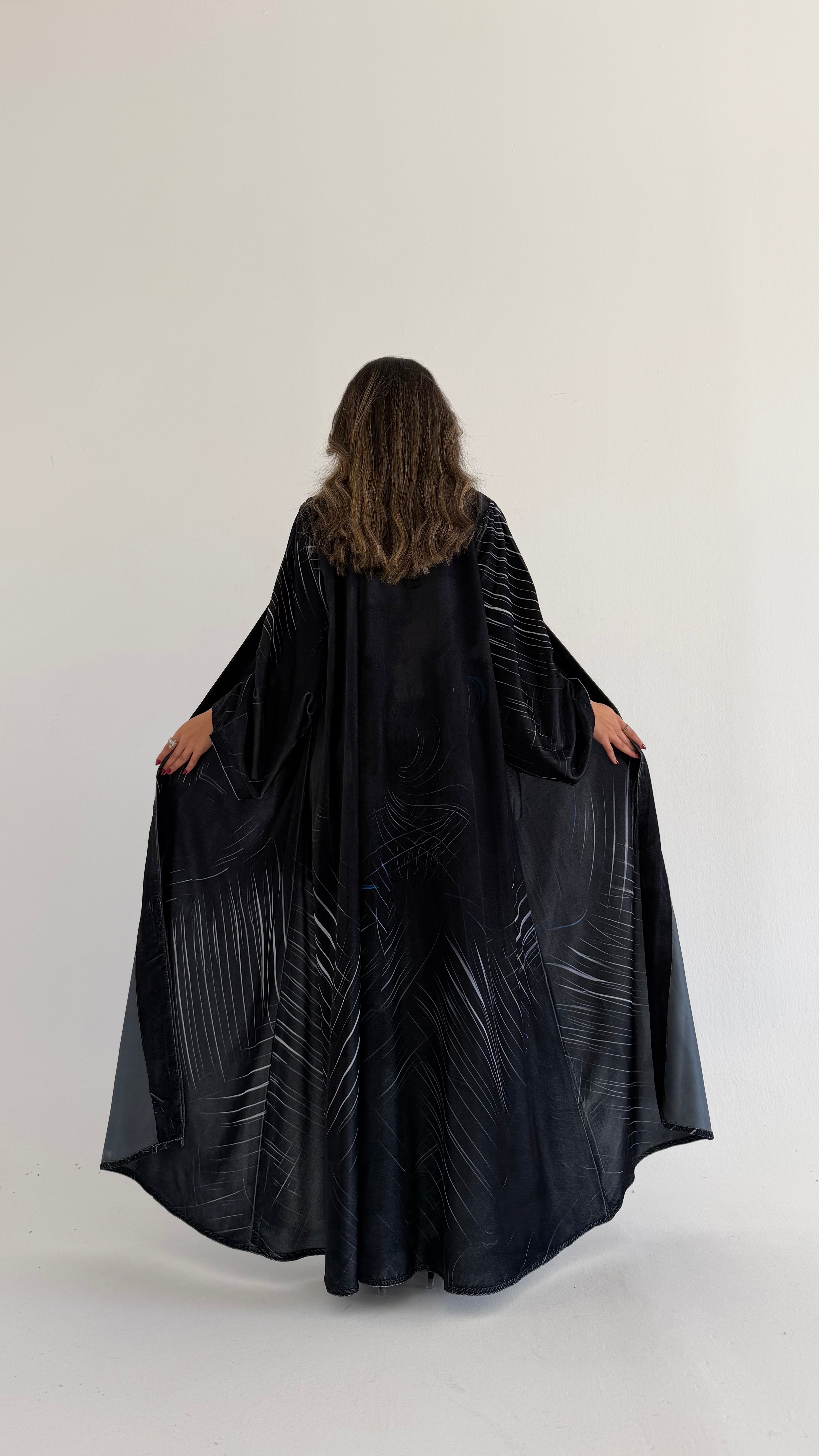 MWT886 - عباية مخمل طباعة - Aya