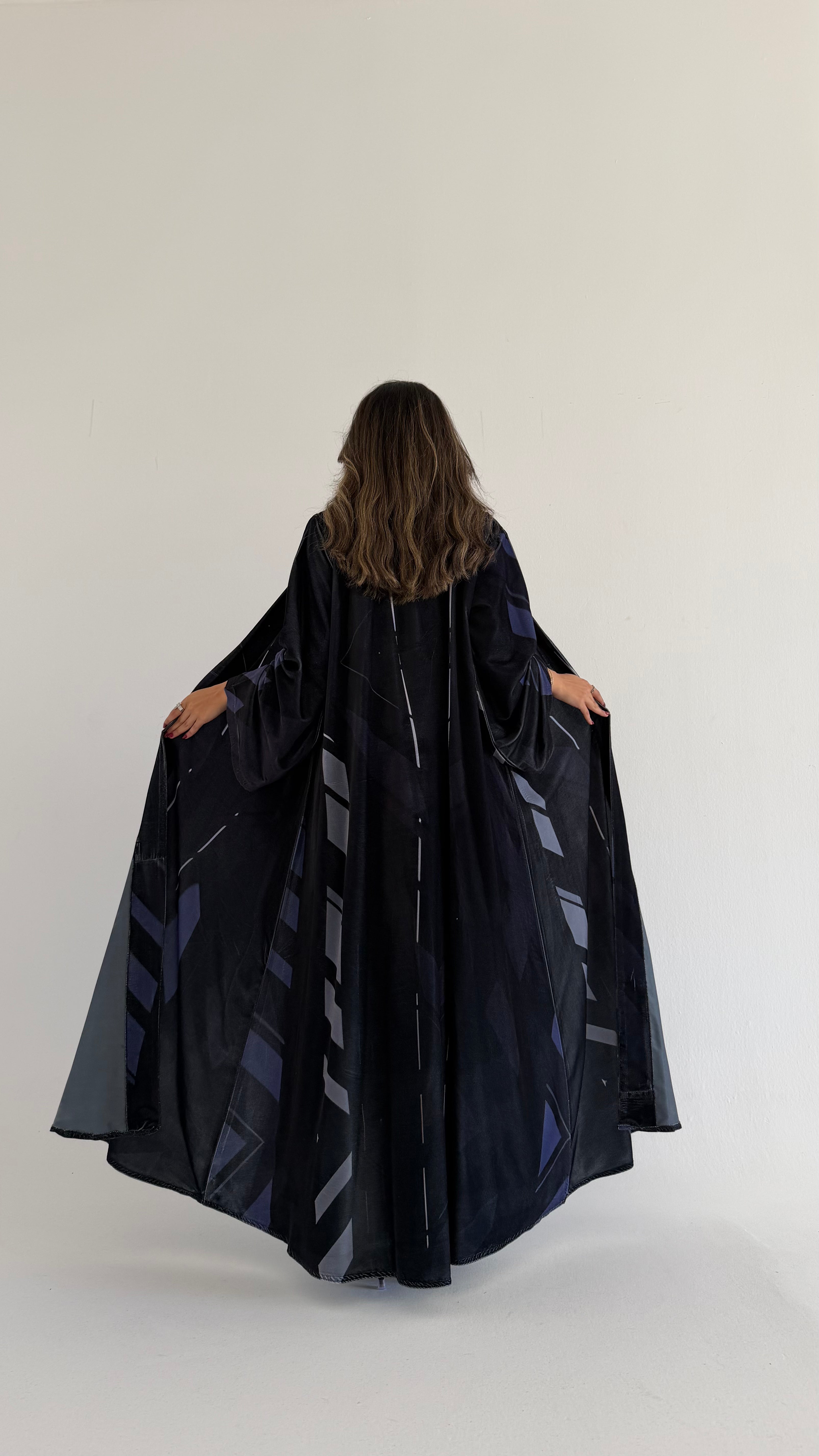 MWT885 - عباية مخمل طباعة - Aya