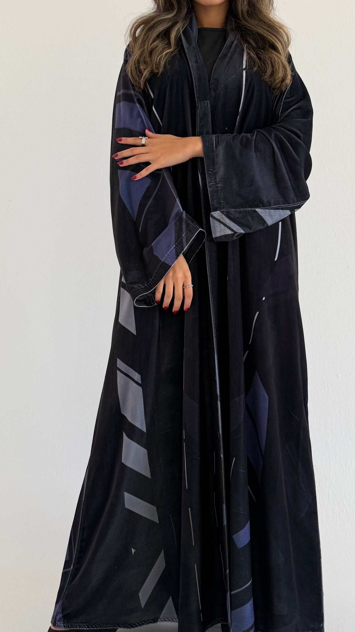 MWT885 - عباية مخمل طباعة - Aya