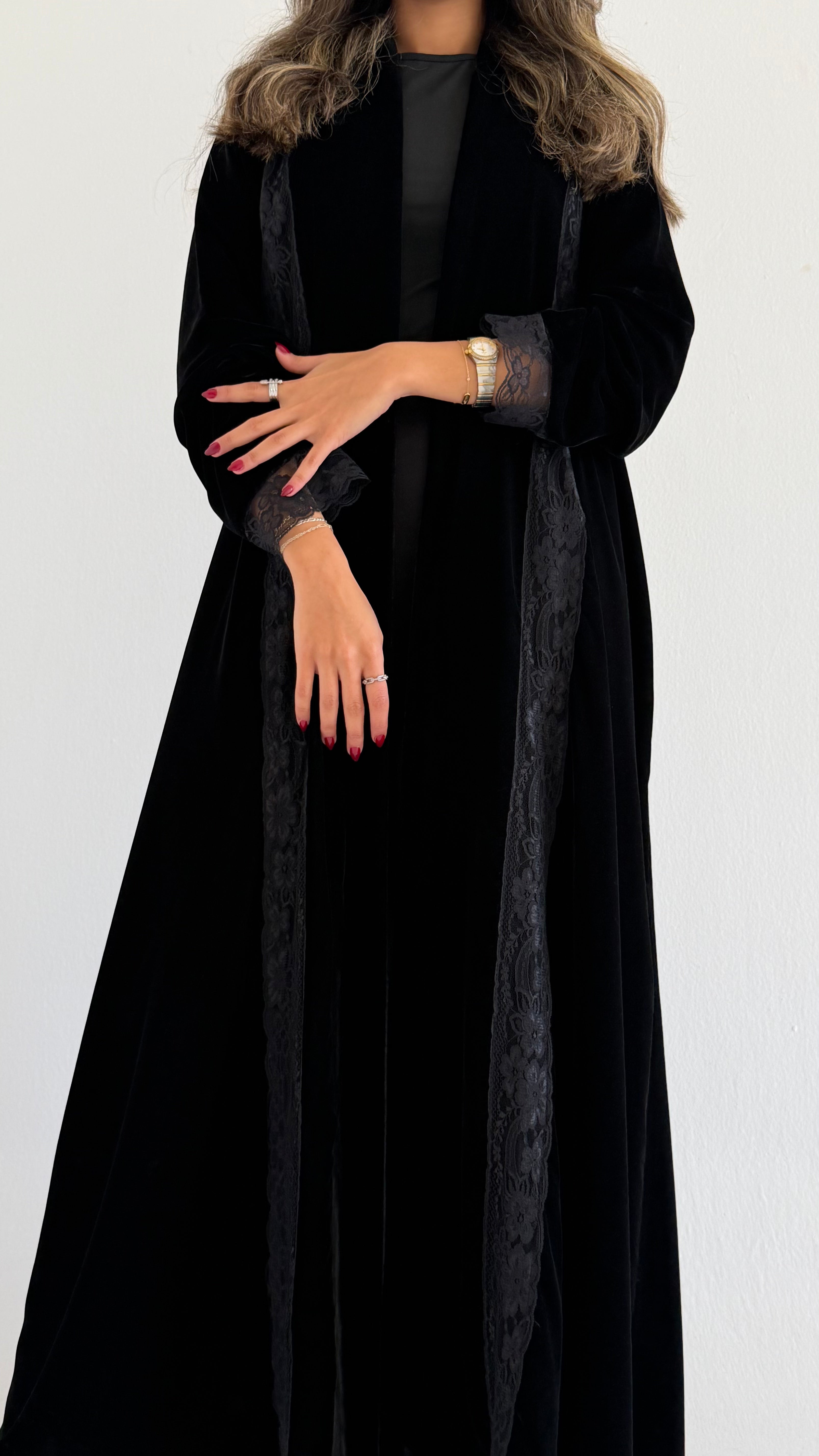 MW645 - Light Crepe Standing with Jacquard Half-Cloche