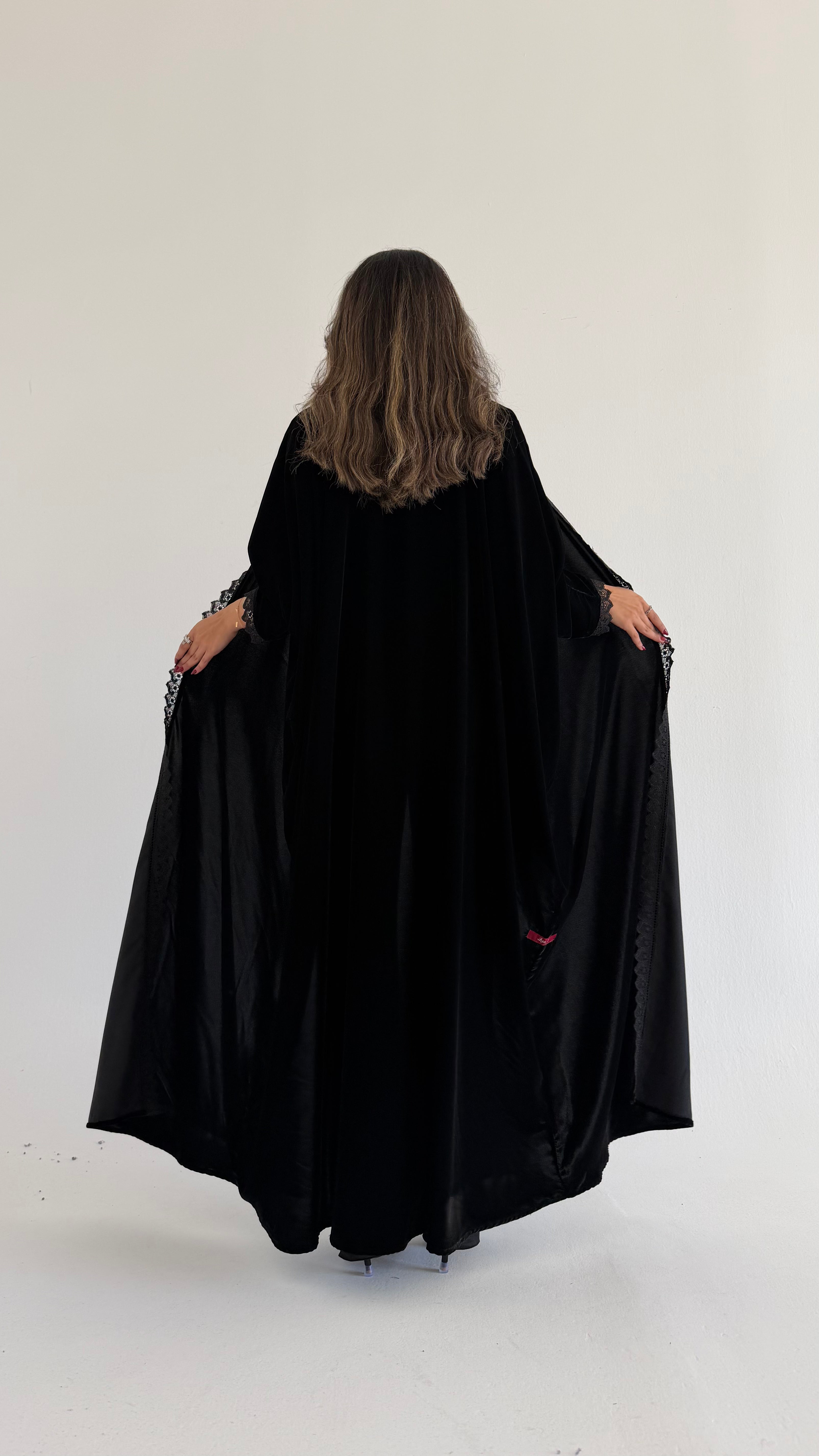 MW645 - Light Crepe Standing with Jacquard Half-Cloche