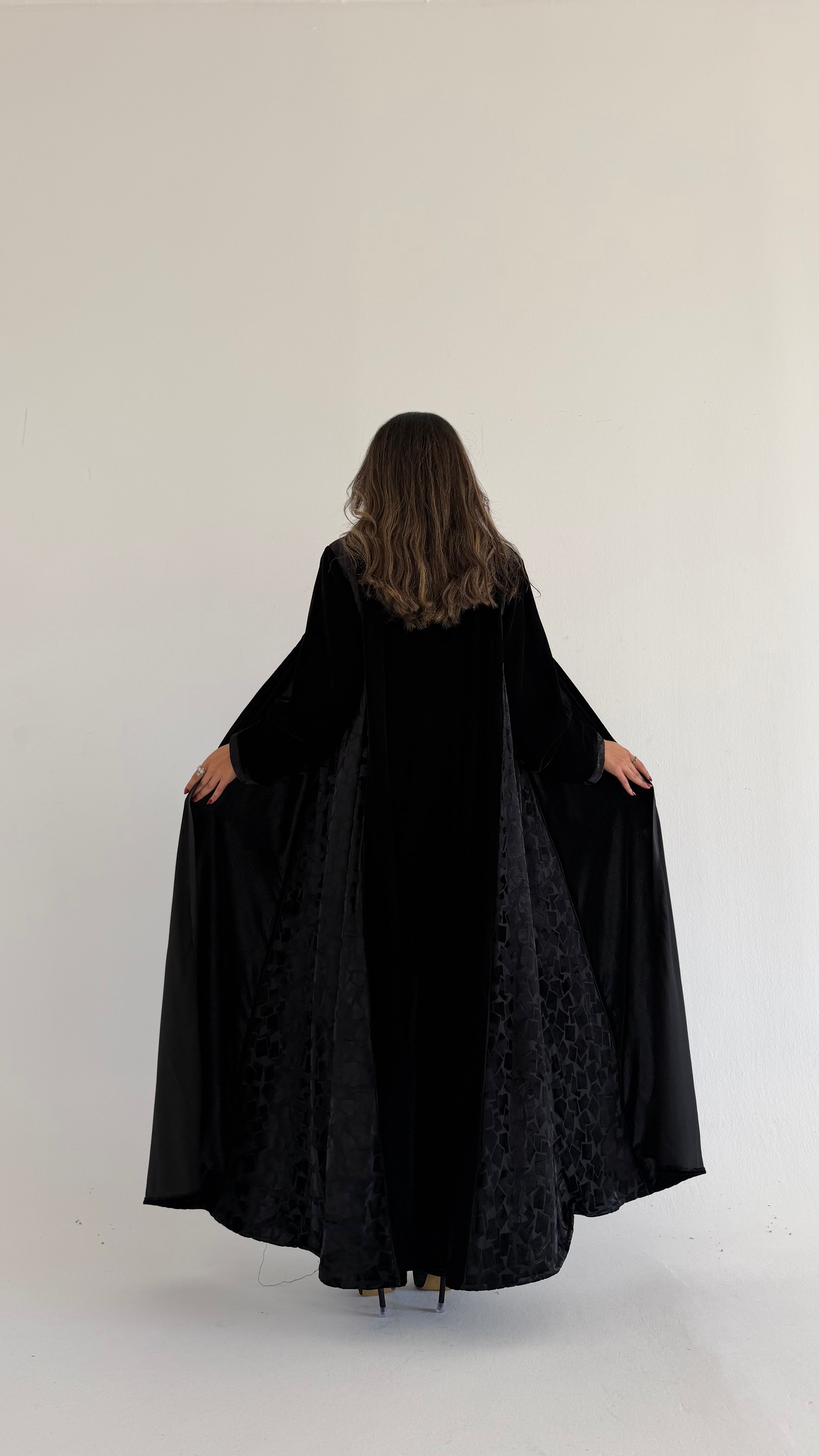 MW645 - Light Crepe Standing with Jacquard Half-Cloche