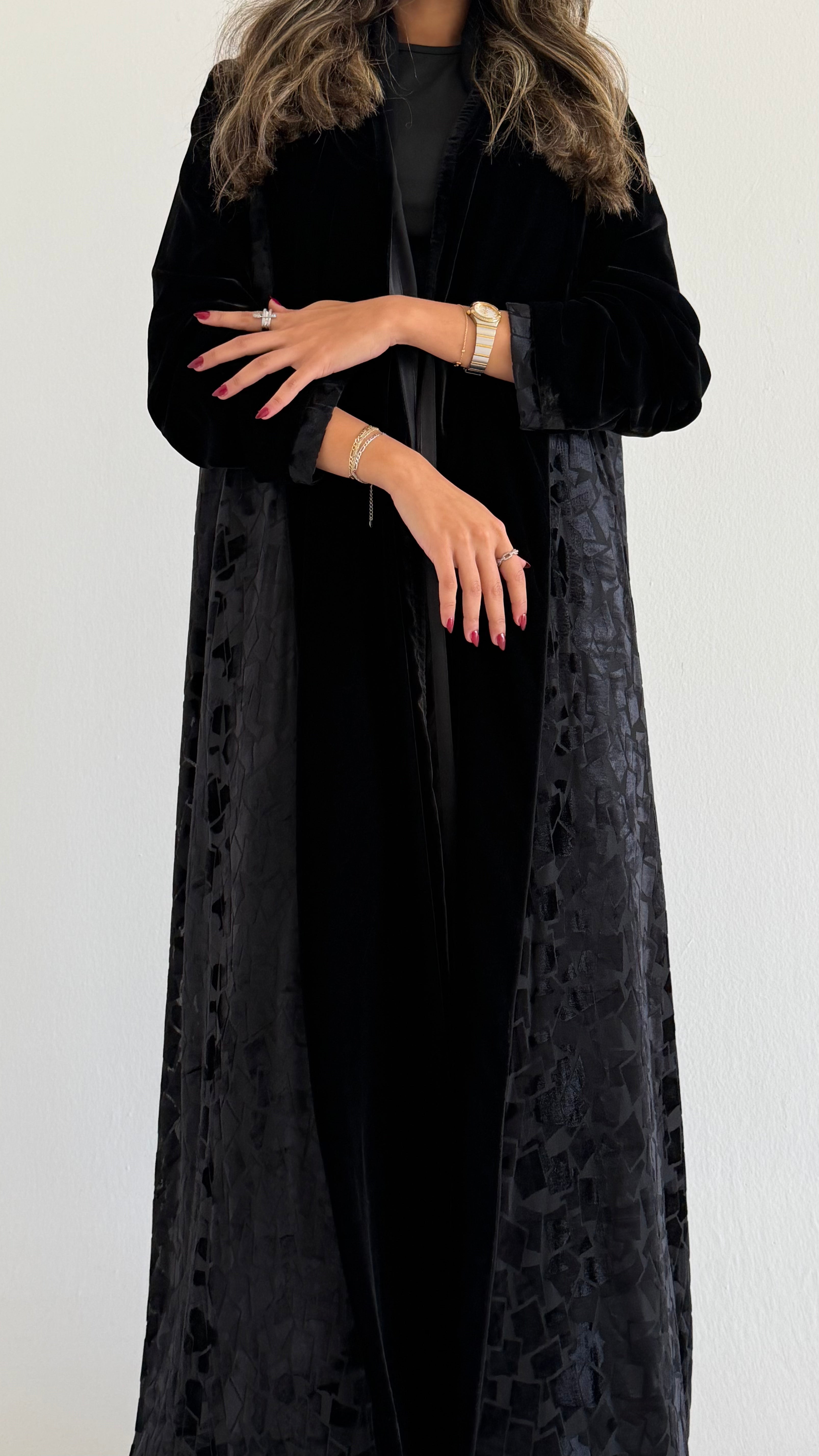 MW645 - Light Crepe Standing with Jacquard Half-Cloche