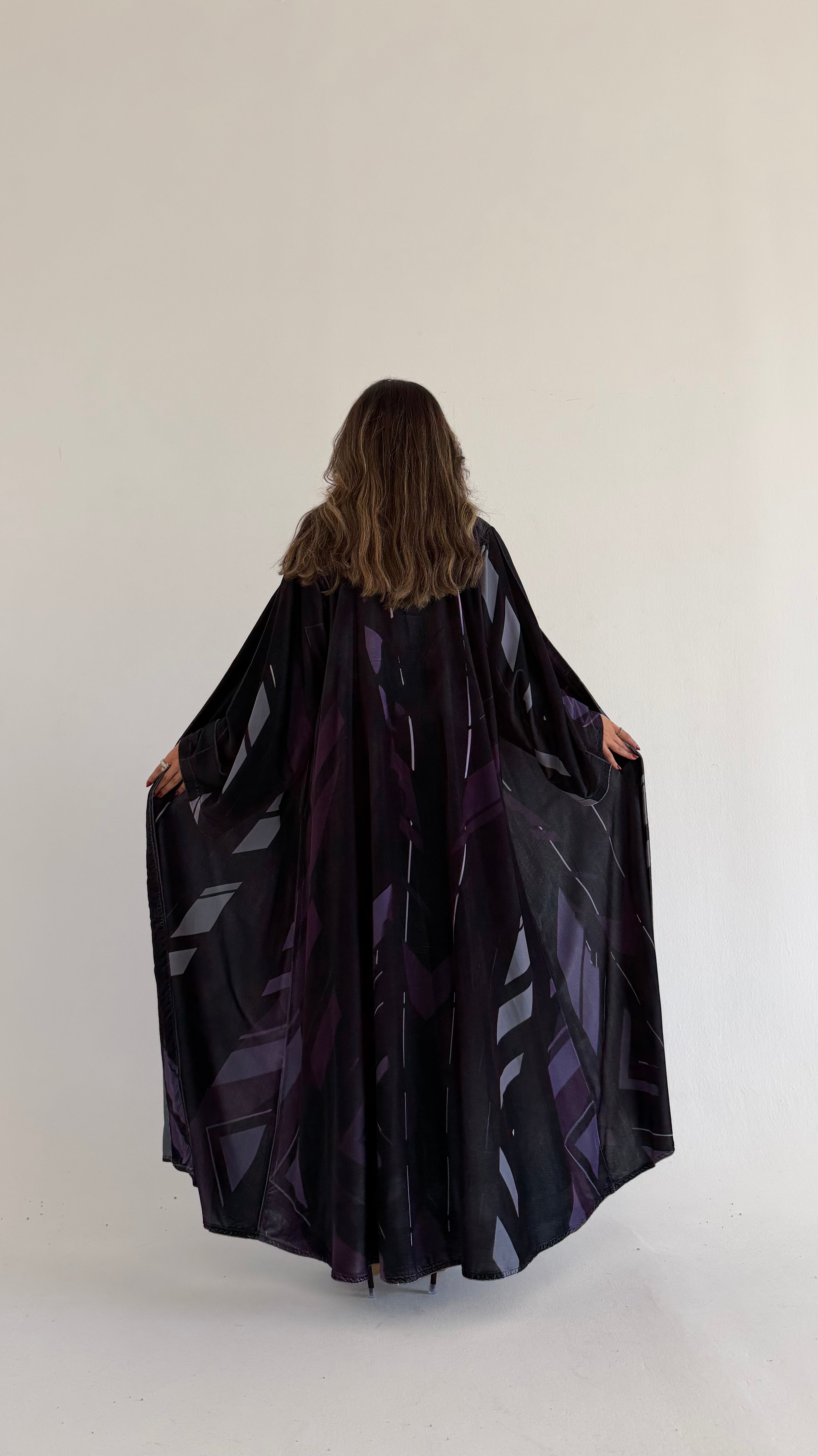 MWT882 - عباية مخمل طباعة - Aya