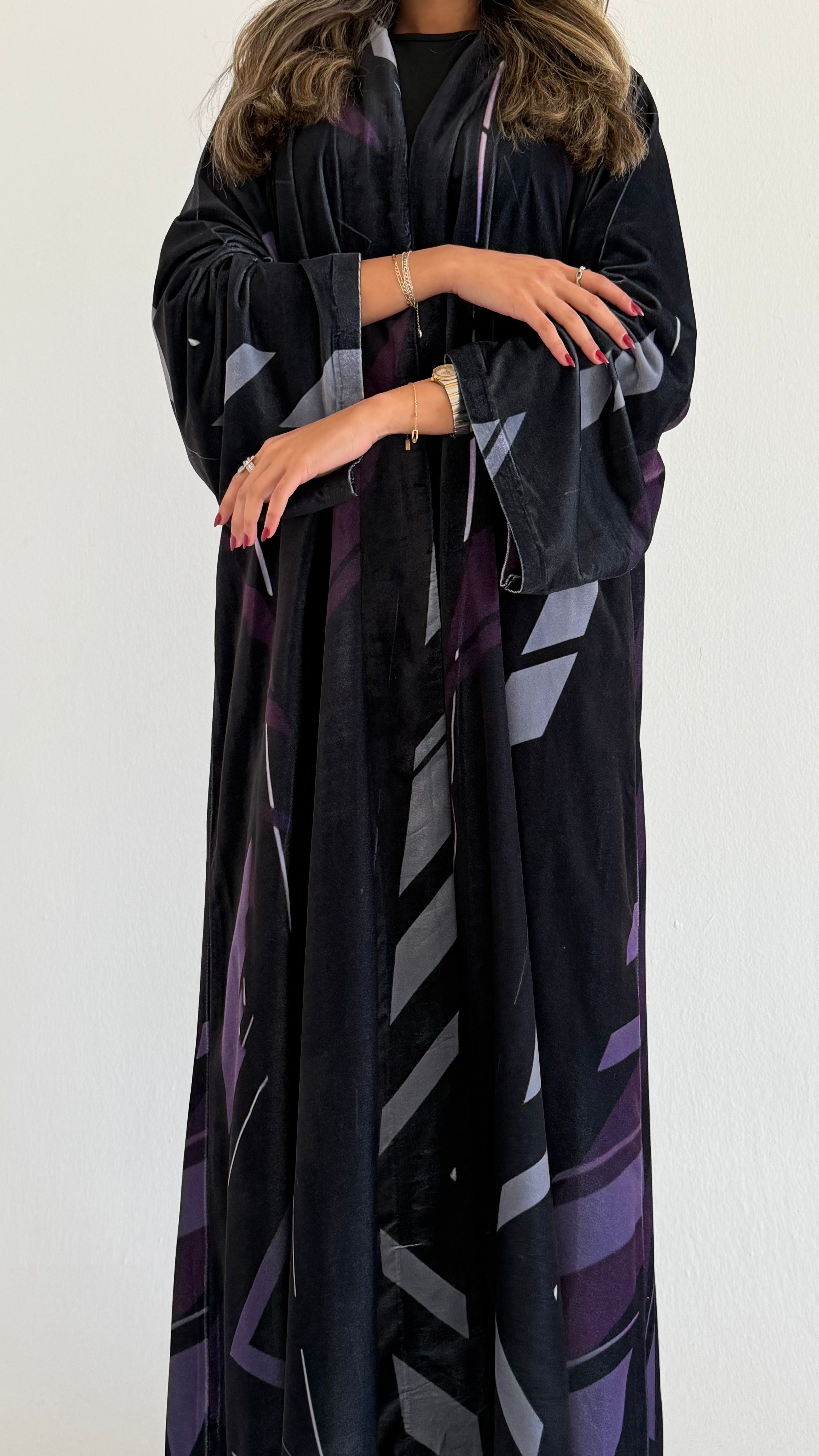 MWT882 - عباية مخمل طباعة - Aya