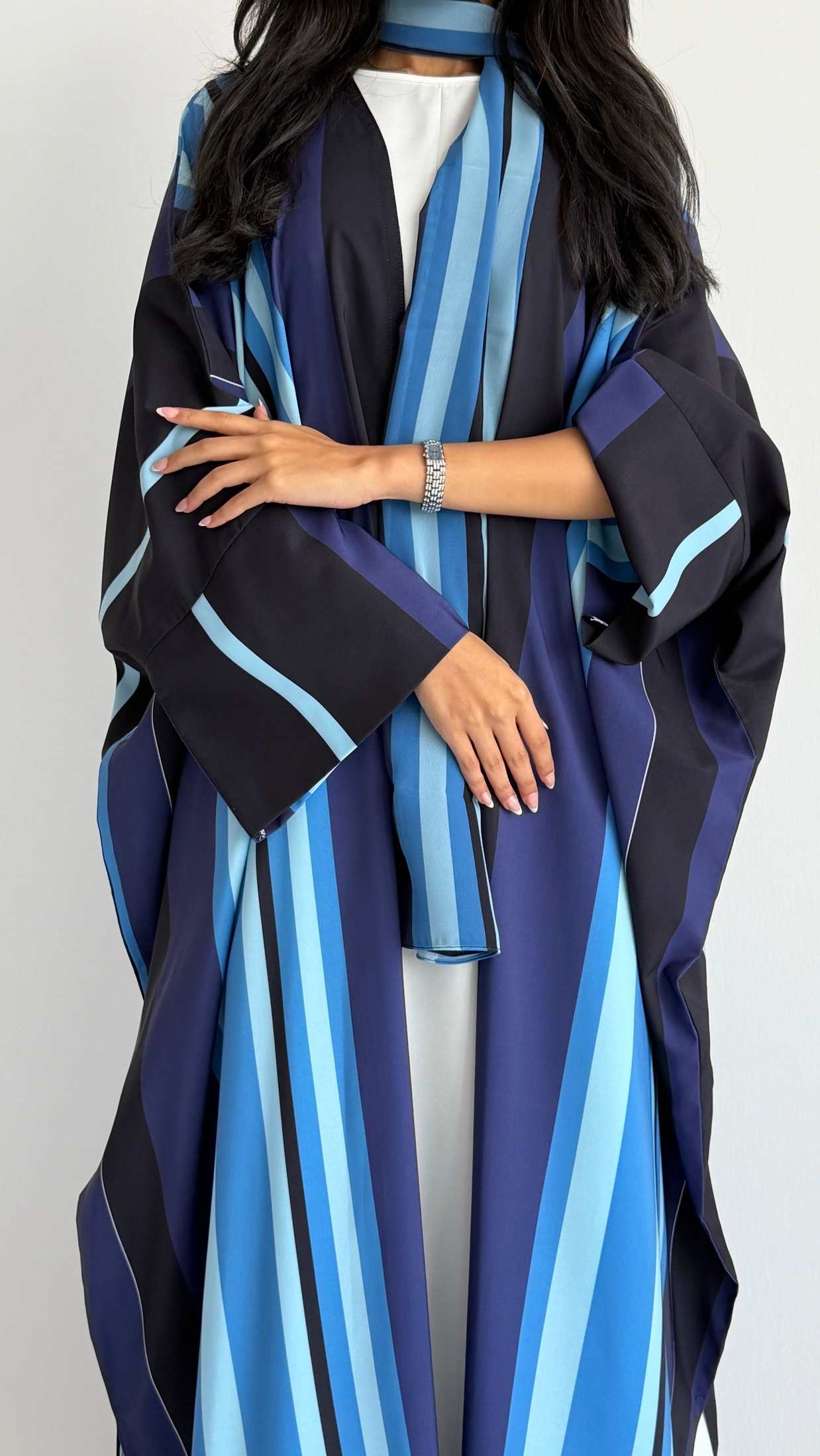 MWT2093 - عباية مقلم ازرق | Blue Striped Print Abaya - Aya