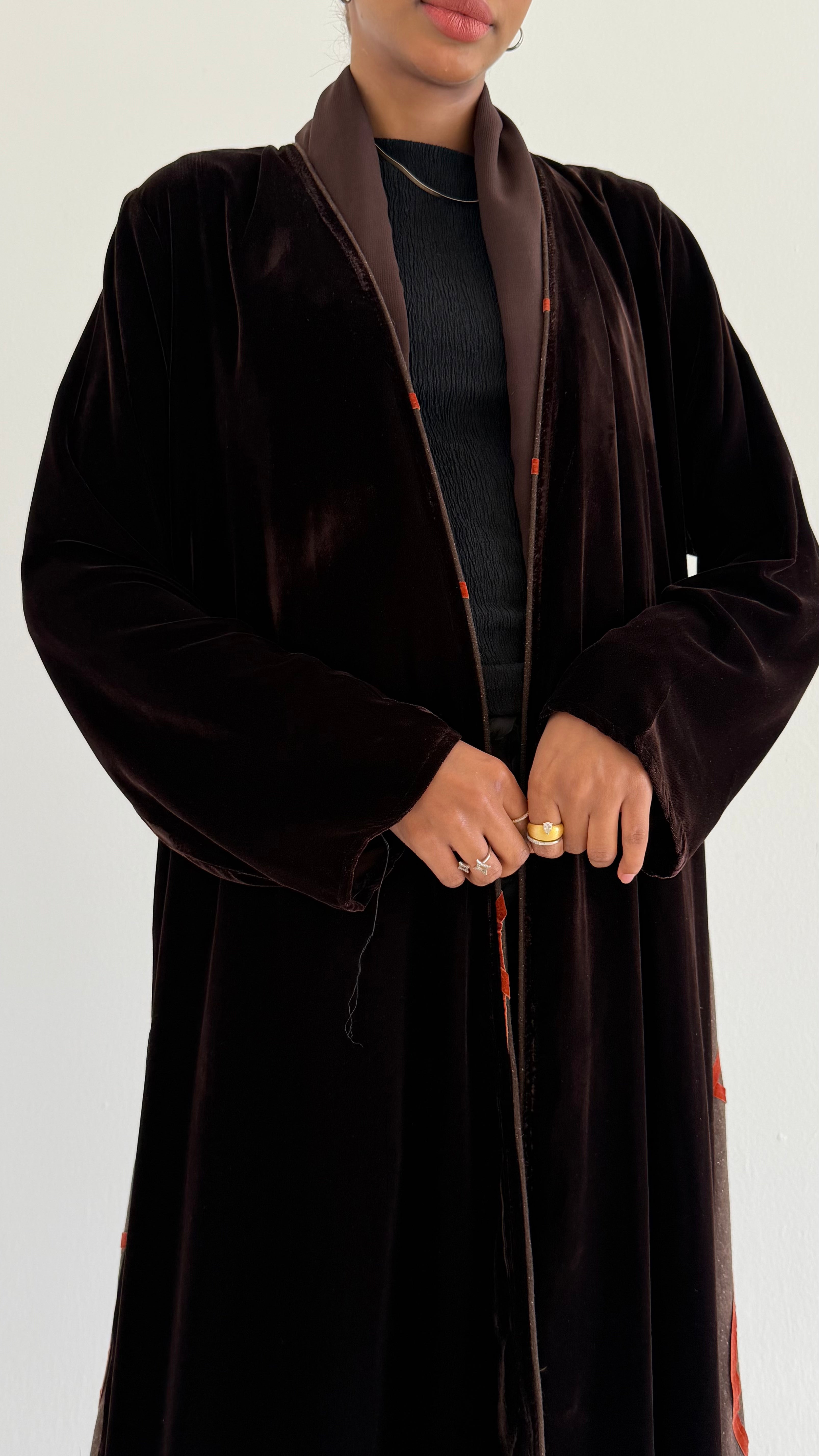 MW645 - Light Crepe Standing with Jacquard Half-Cloche