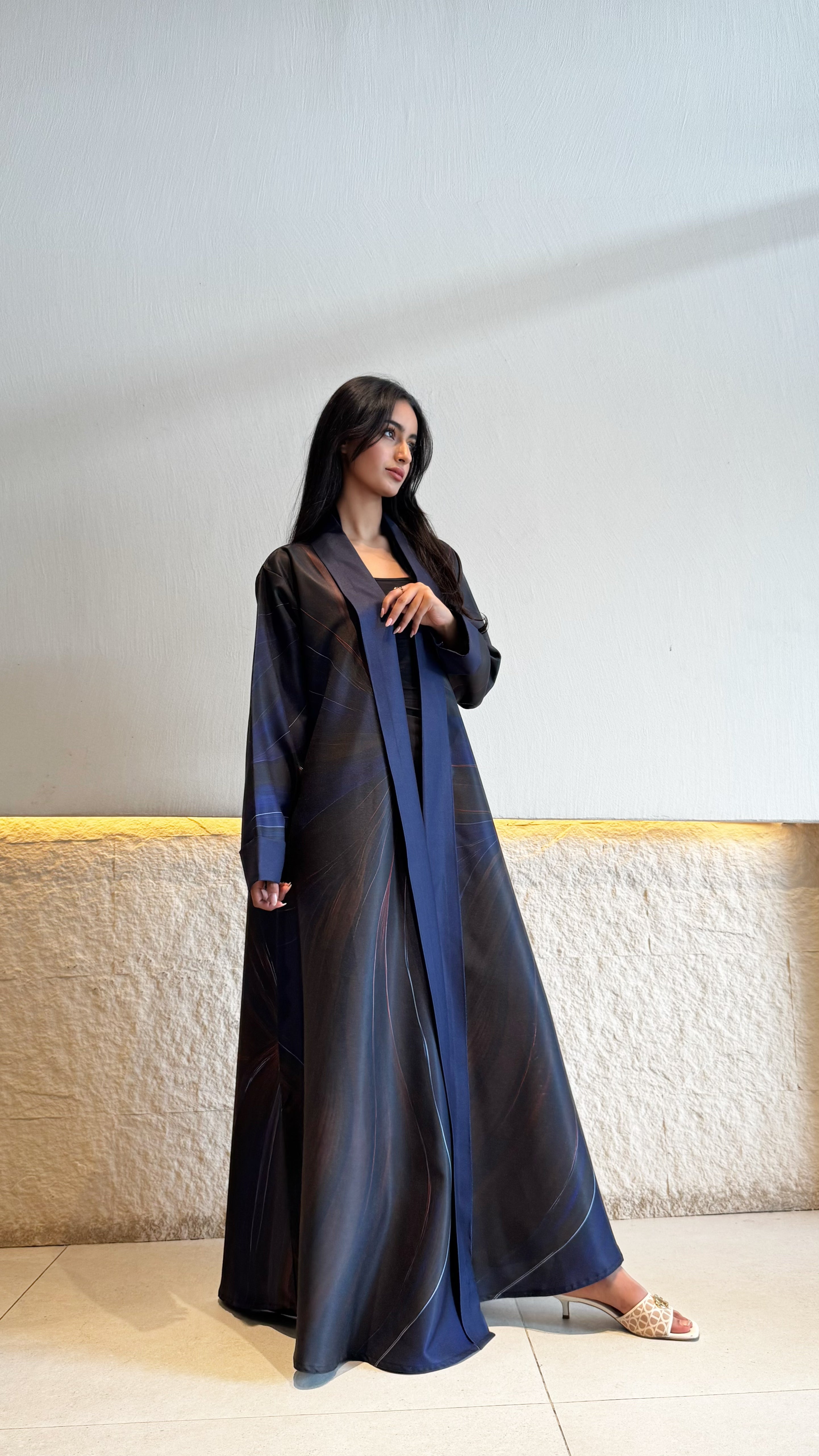 MW645 - Light Crepe Standing with Jacquard Half-Cloche