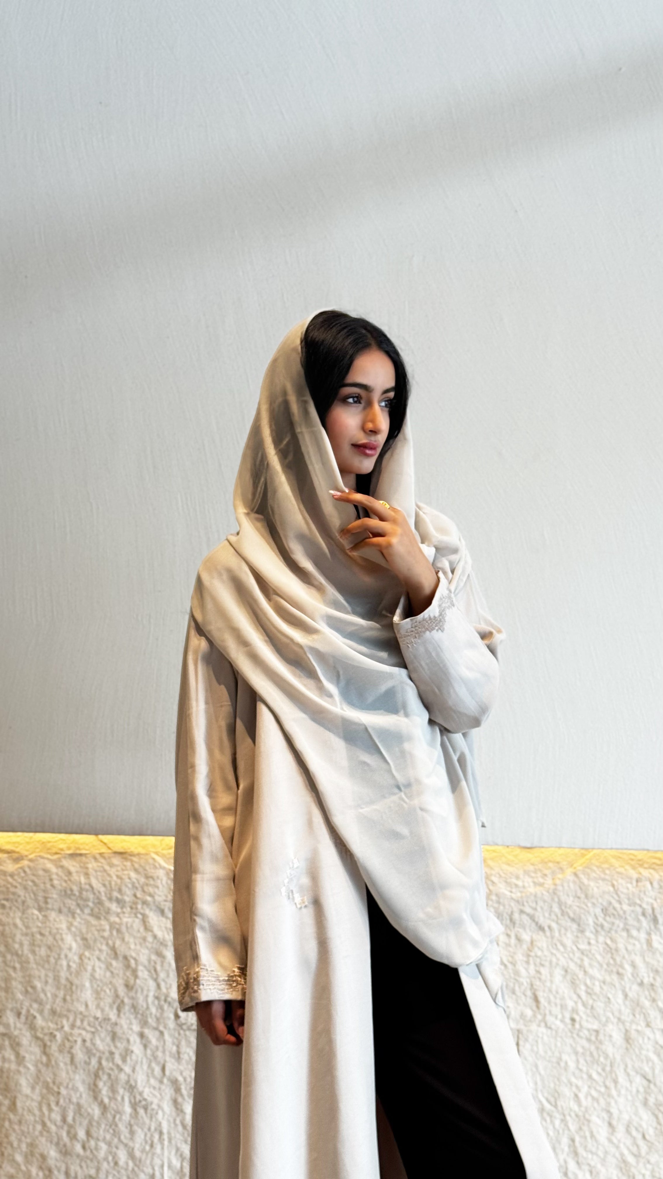 MW645 - Light Crepe Standing with Jacquard Half-Cloche