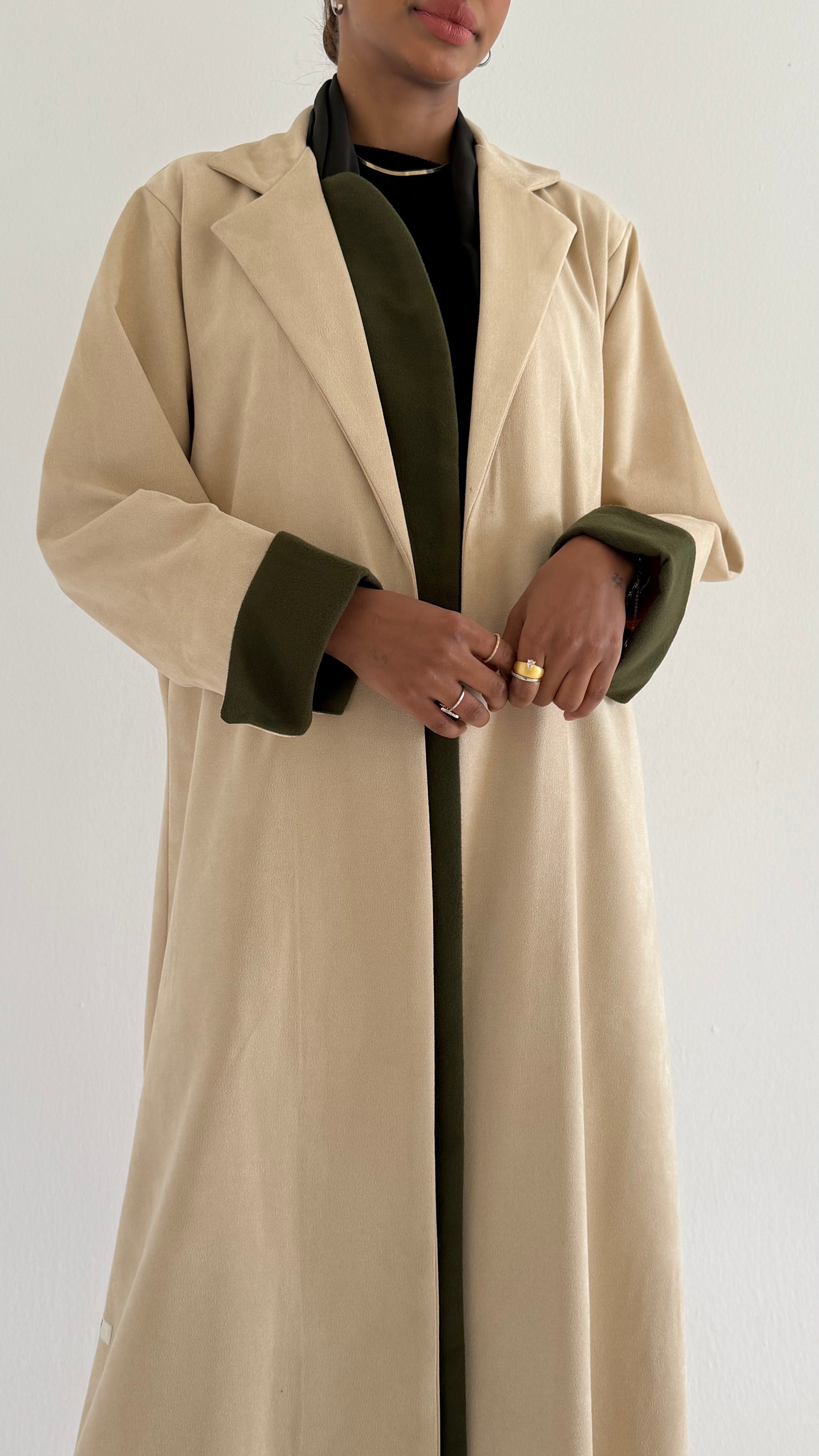 MW645 - Light Crepe Standing with Jacquard Half-Cloche