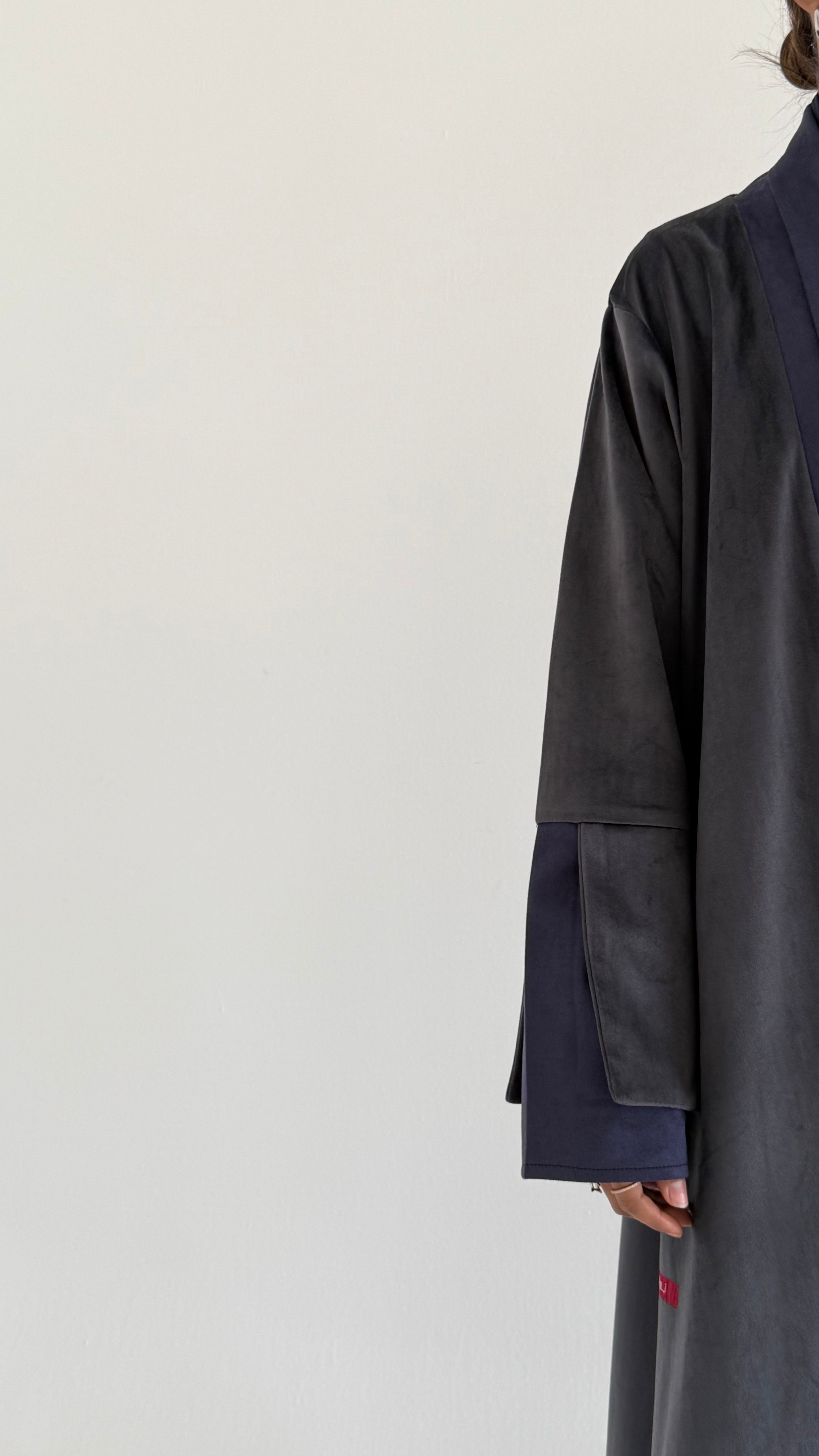 MW645 - Light Crepe Standing with Jacquard Half-Cloche