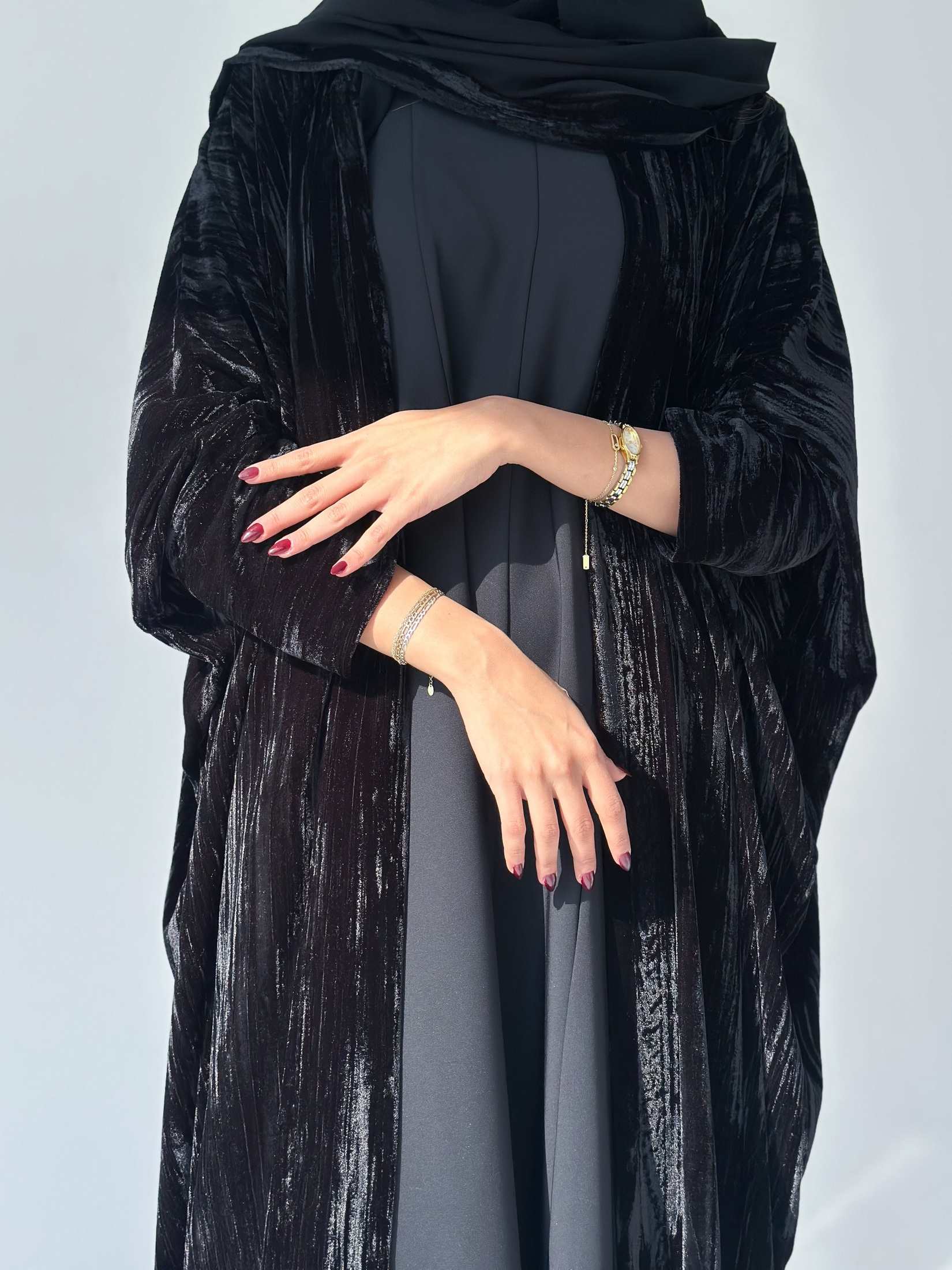 MW1886 - عباية مخمل مع فستان كريب - Aya