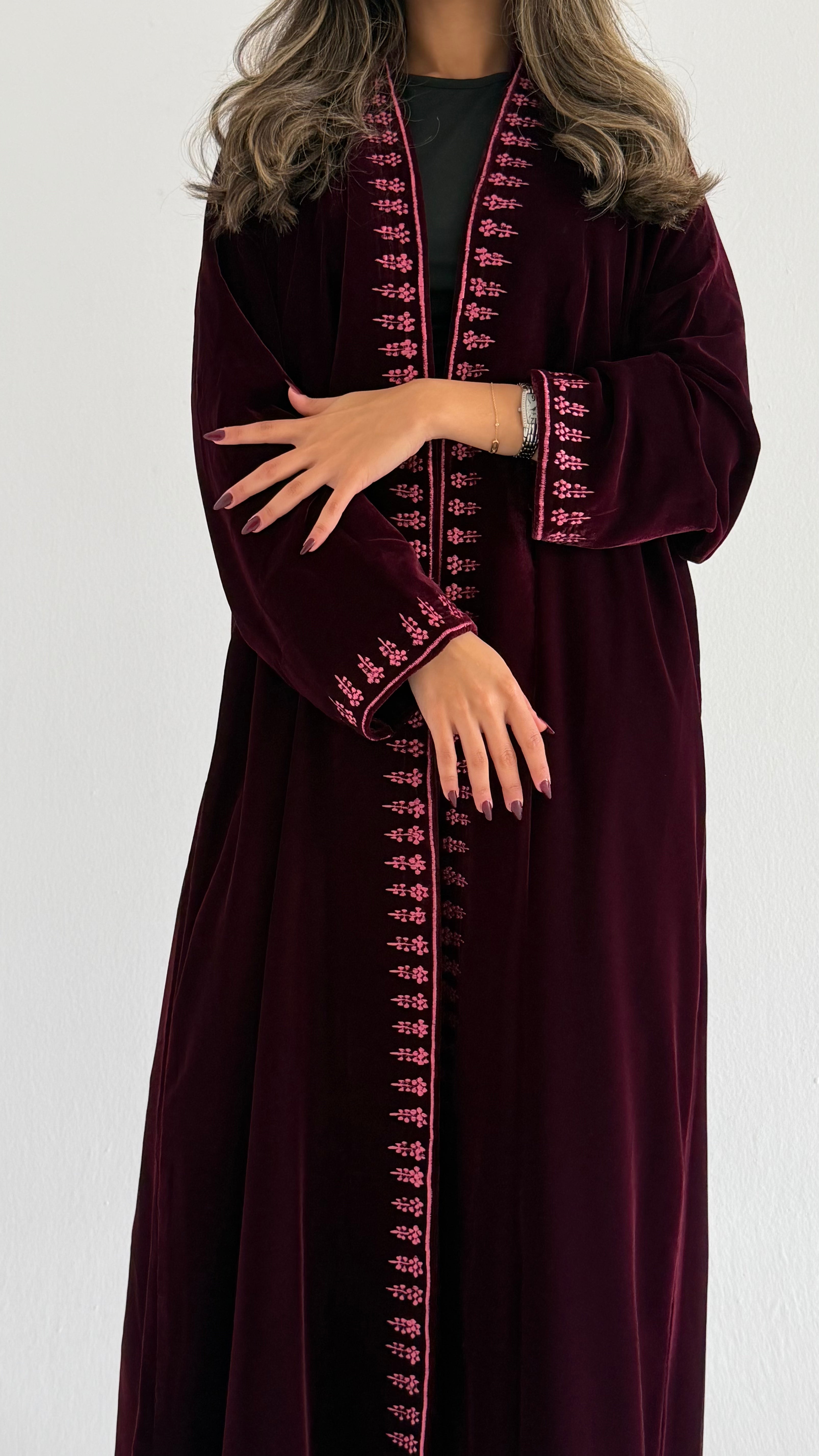 MWT675 - عباية مخمل عنابي مع تطريز بالامام والاكمام - Aya