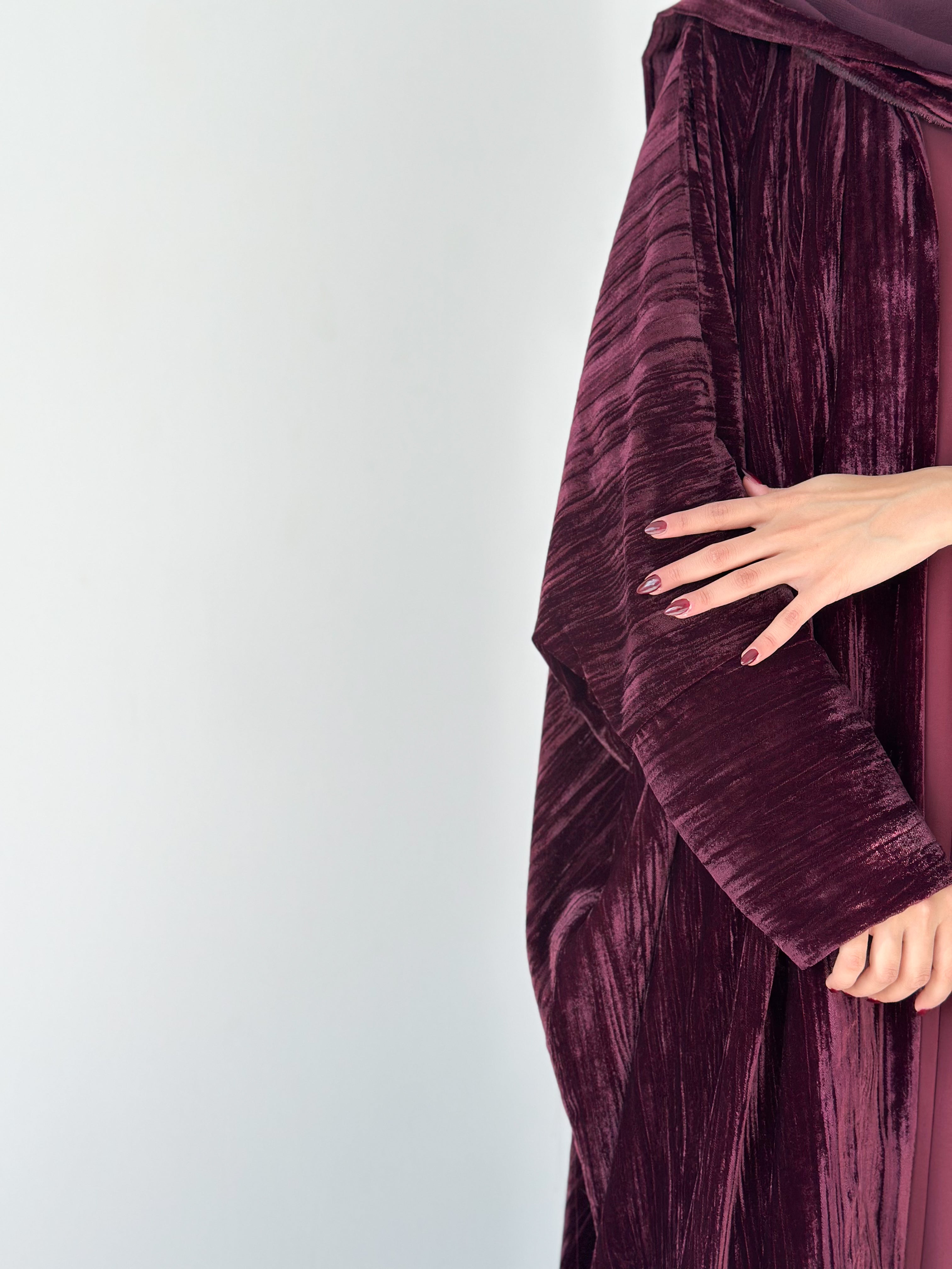 MW645 - Light Crepe Standing with Jacquard Half-Cloche