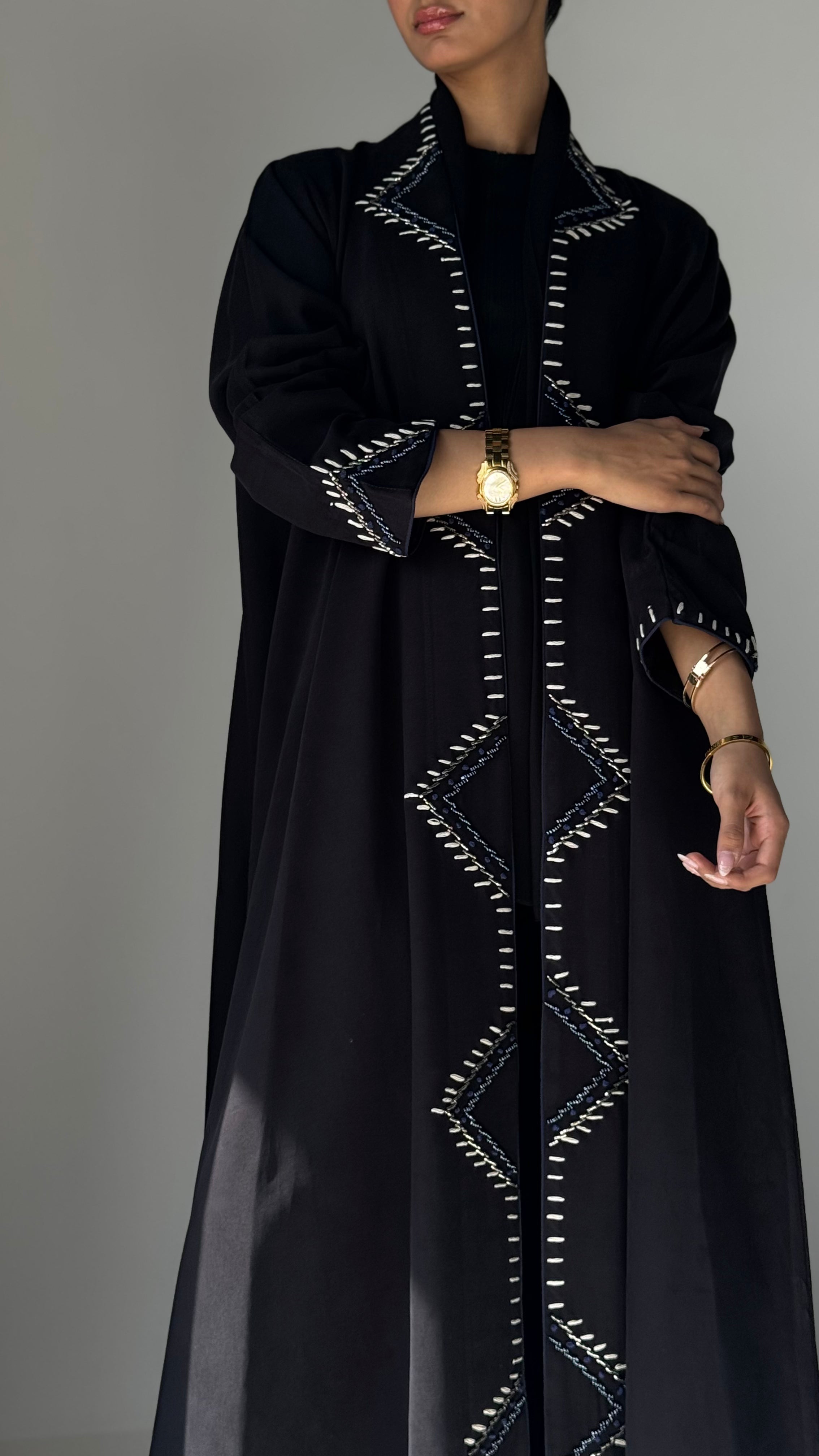 MW645 - Light Crepe Standing with Jacquard Half-Cloche