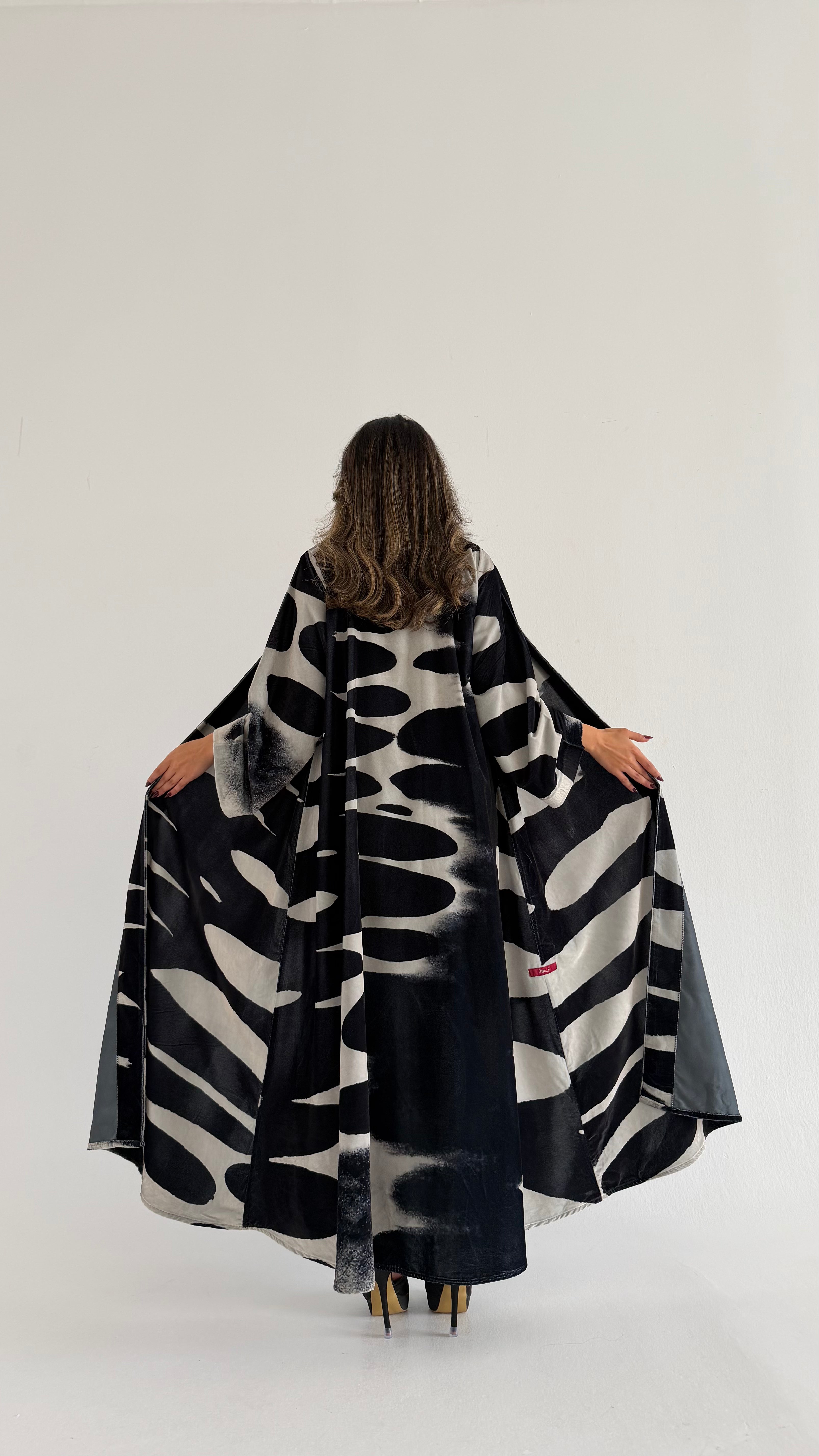 MWT625- عباية مخمل طباعة - Aya