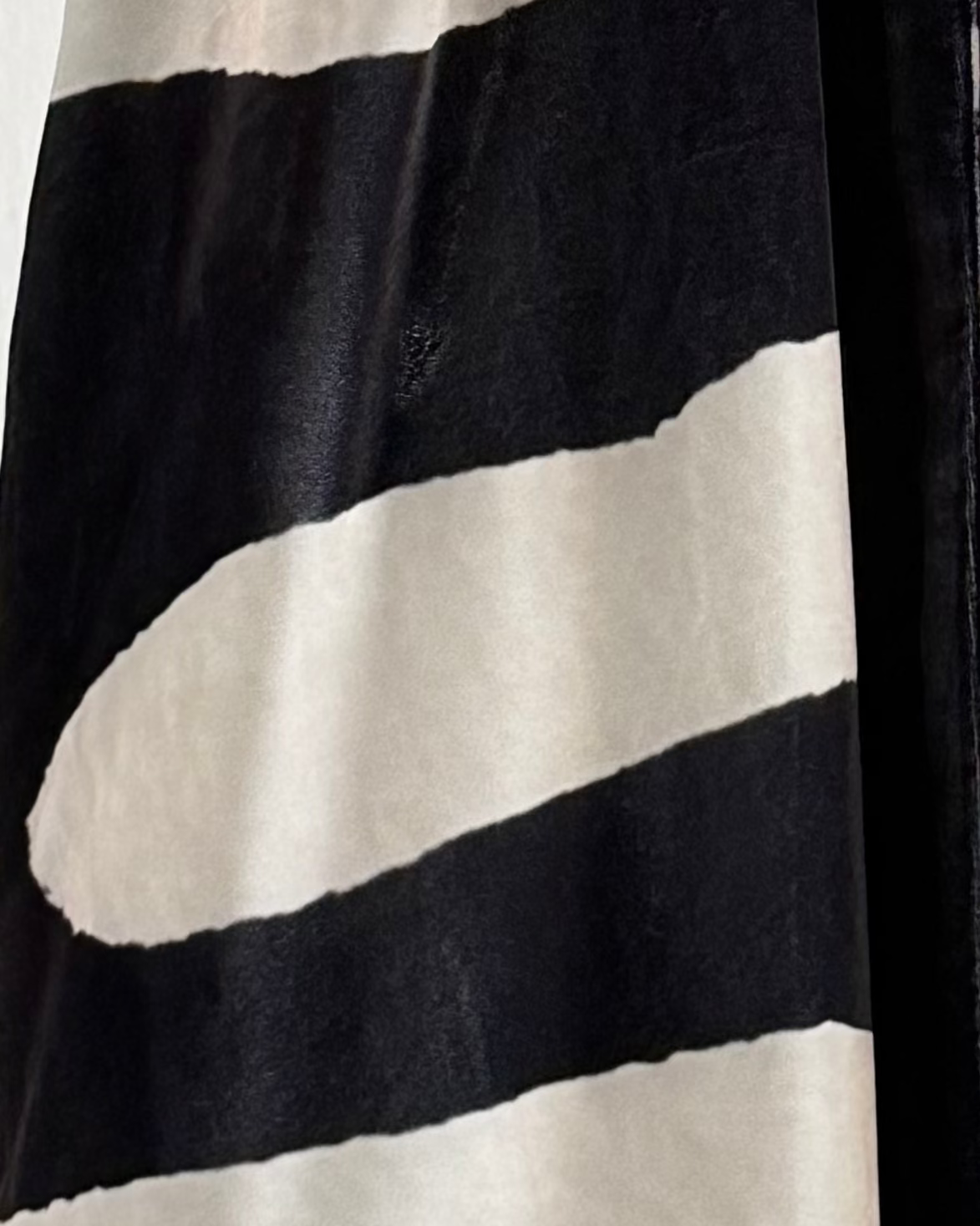 MWT625- عباية مخمل طباعة - Aya