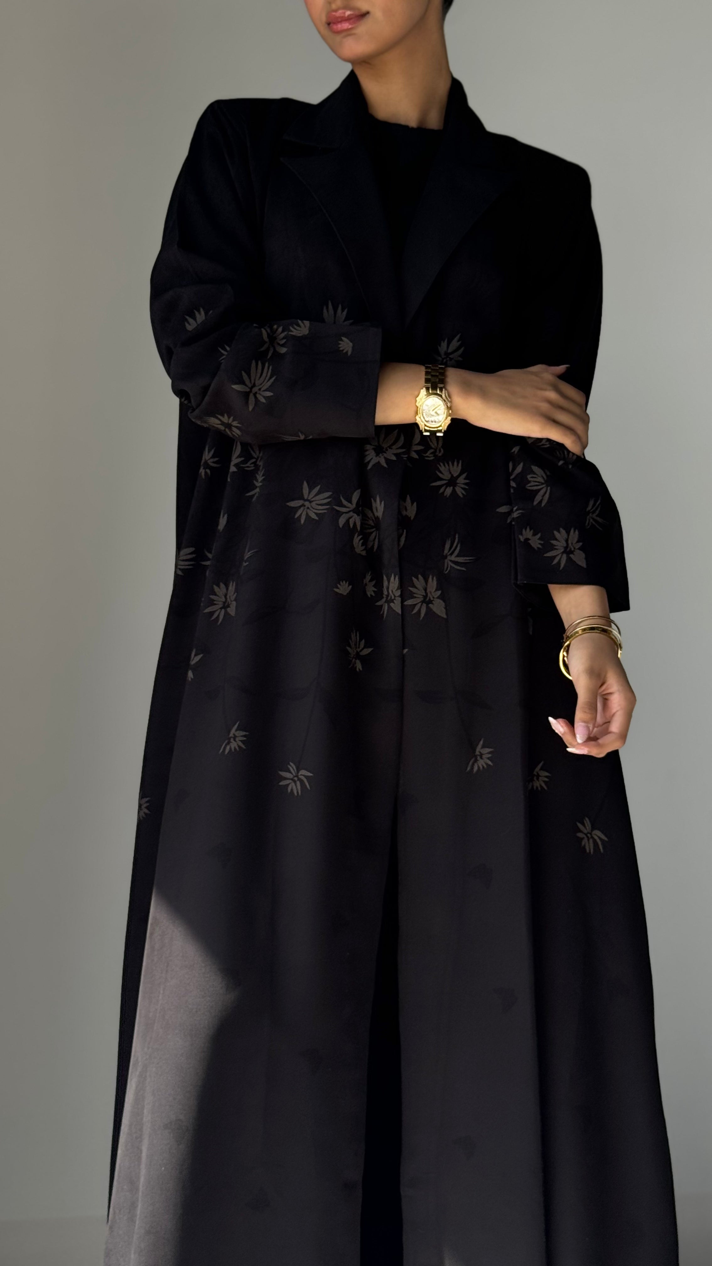 MW645 - Light Crepe Standing with Jacquard Half-Cloche