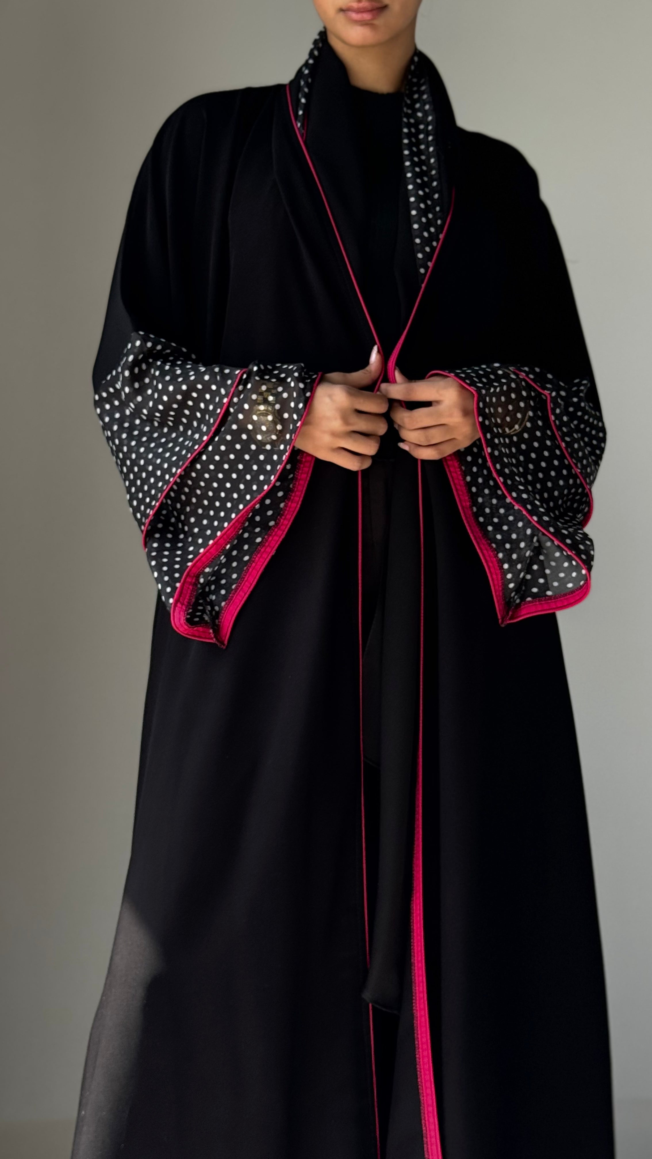 MW1595- عباية سوداء بأكمام منقطة ملونة | Black Abaya with Colored Polka-Dot Sleeves