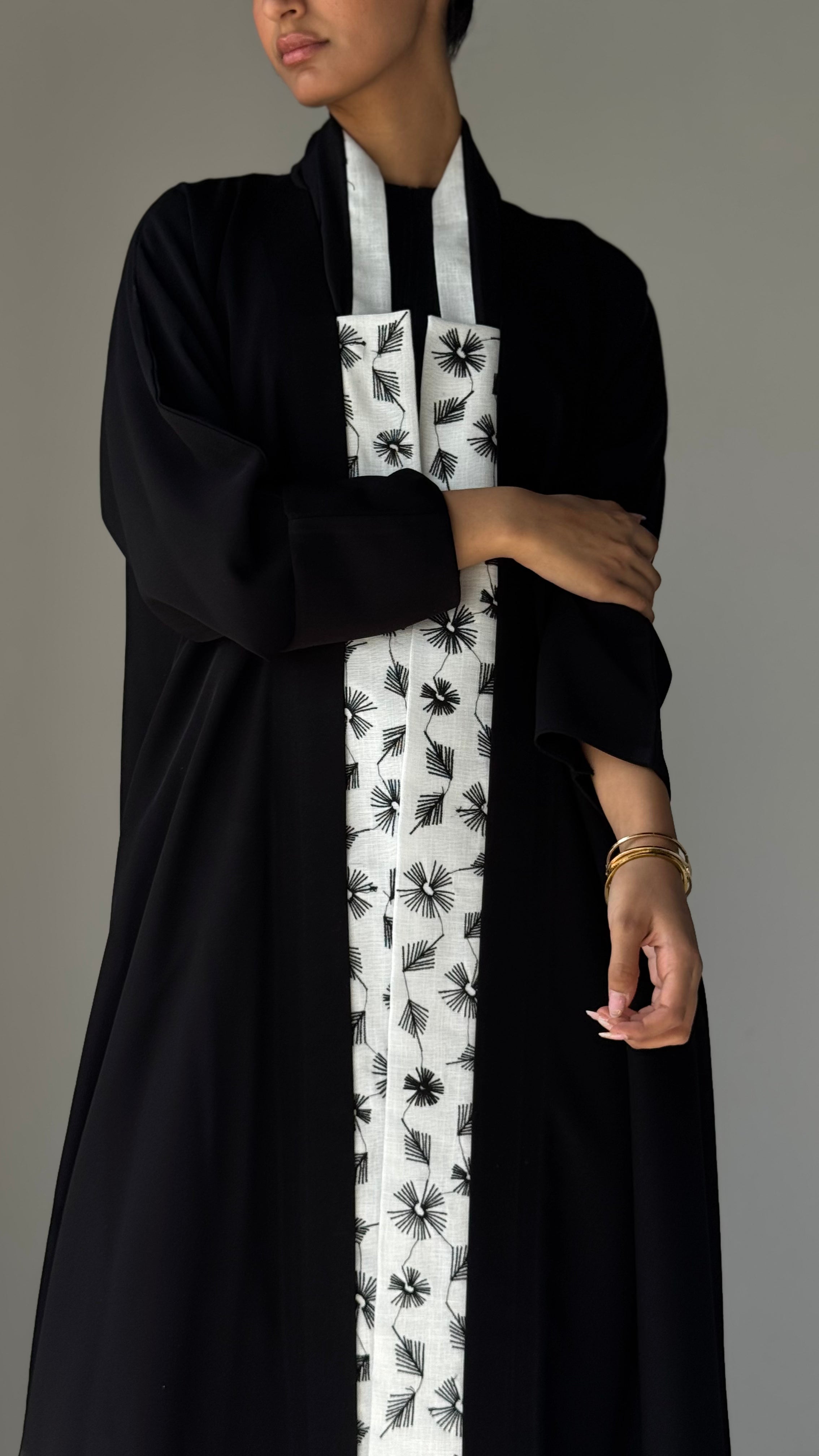 MW645 - Light Crepe Standing with Jacquard Half-Cloche