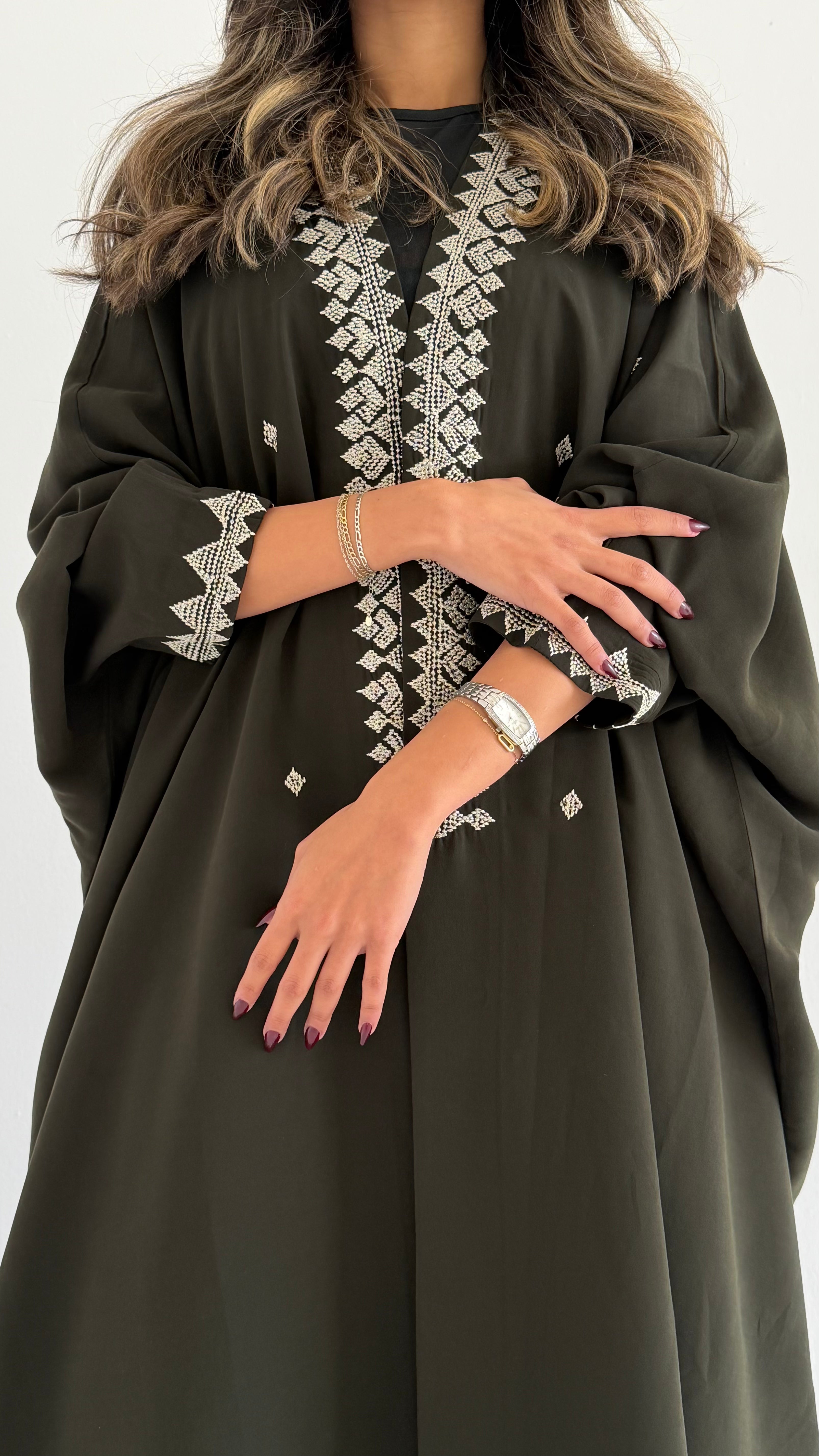 MWT679 - عباية زيتي تطريز - Aya