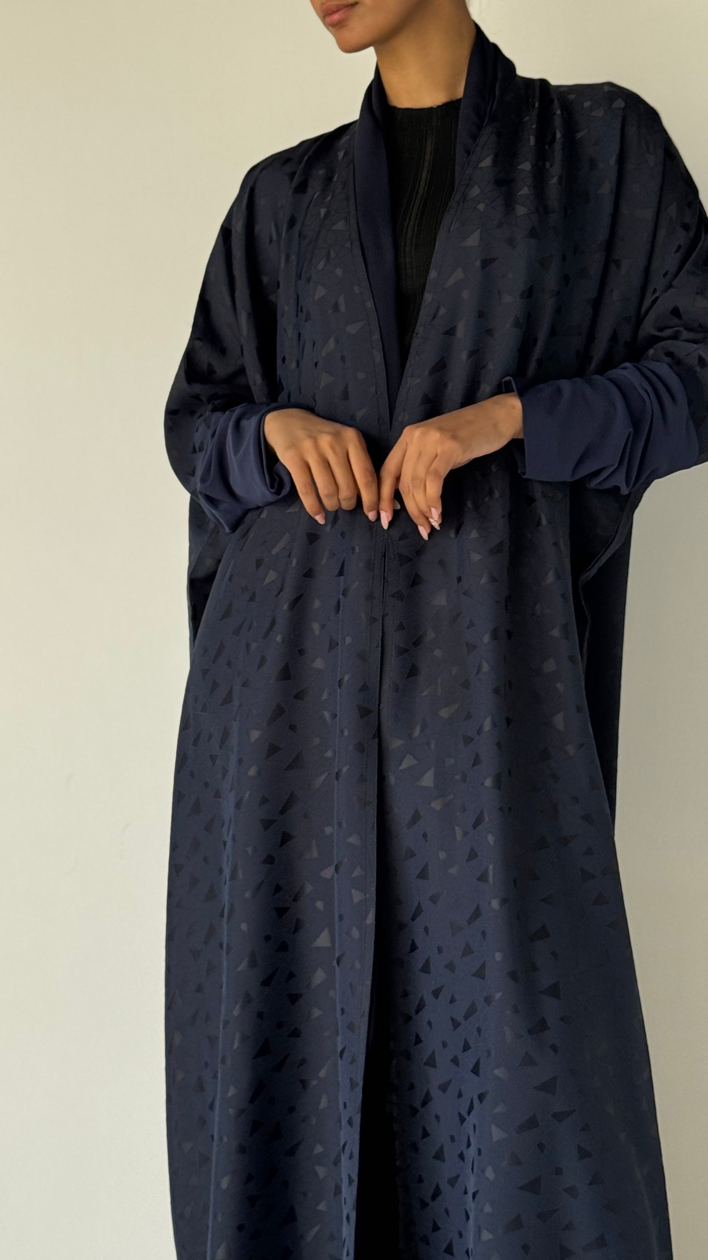 MW645 - Light Crepe Standing with Jacquard Half-Cloche